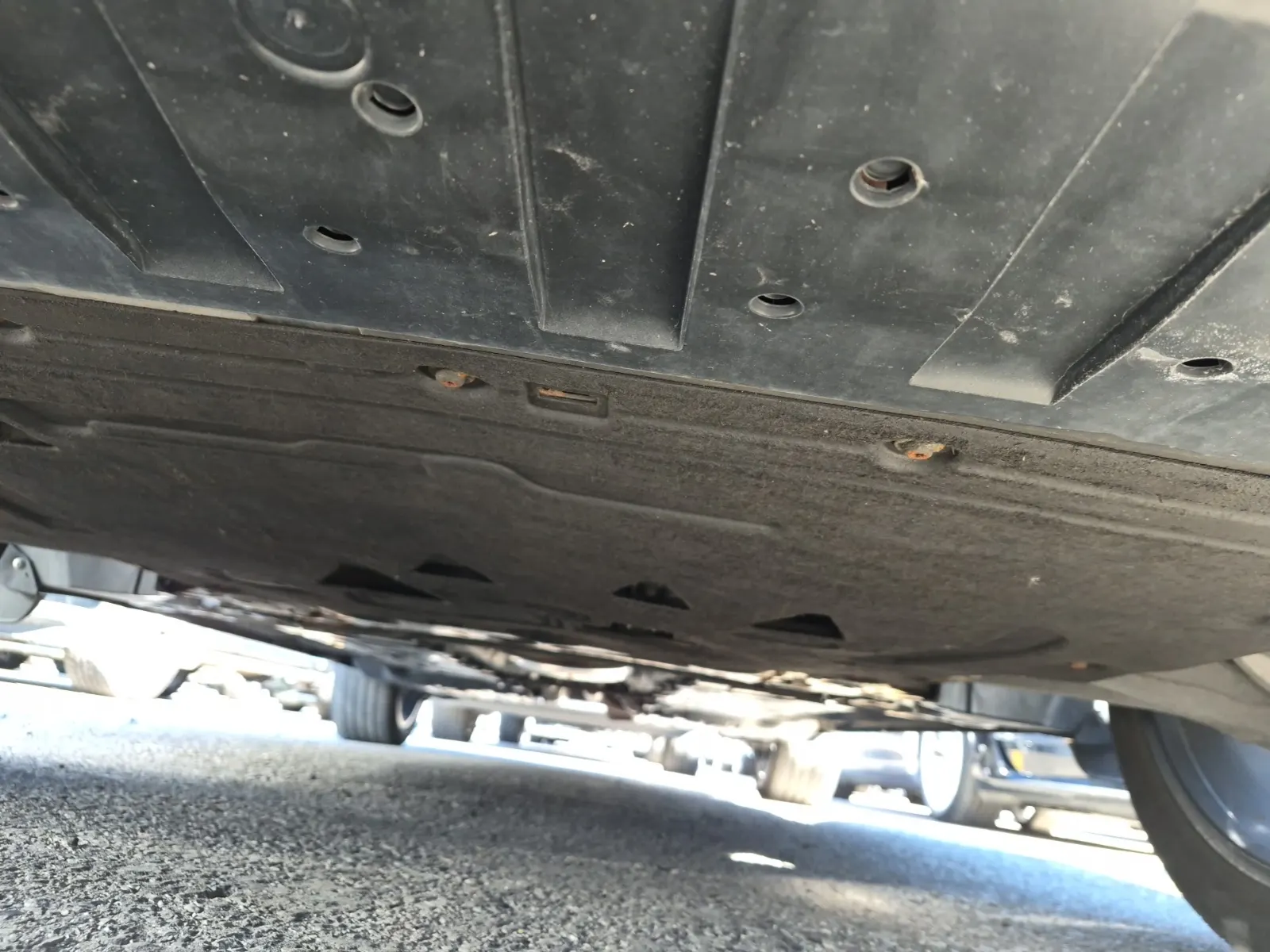 Undercarriage - Front Photo