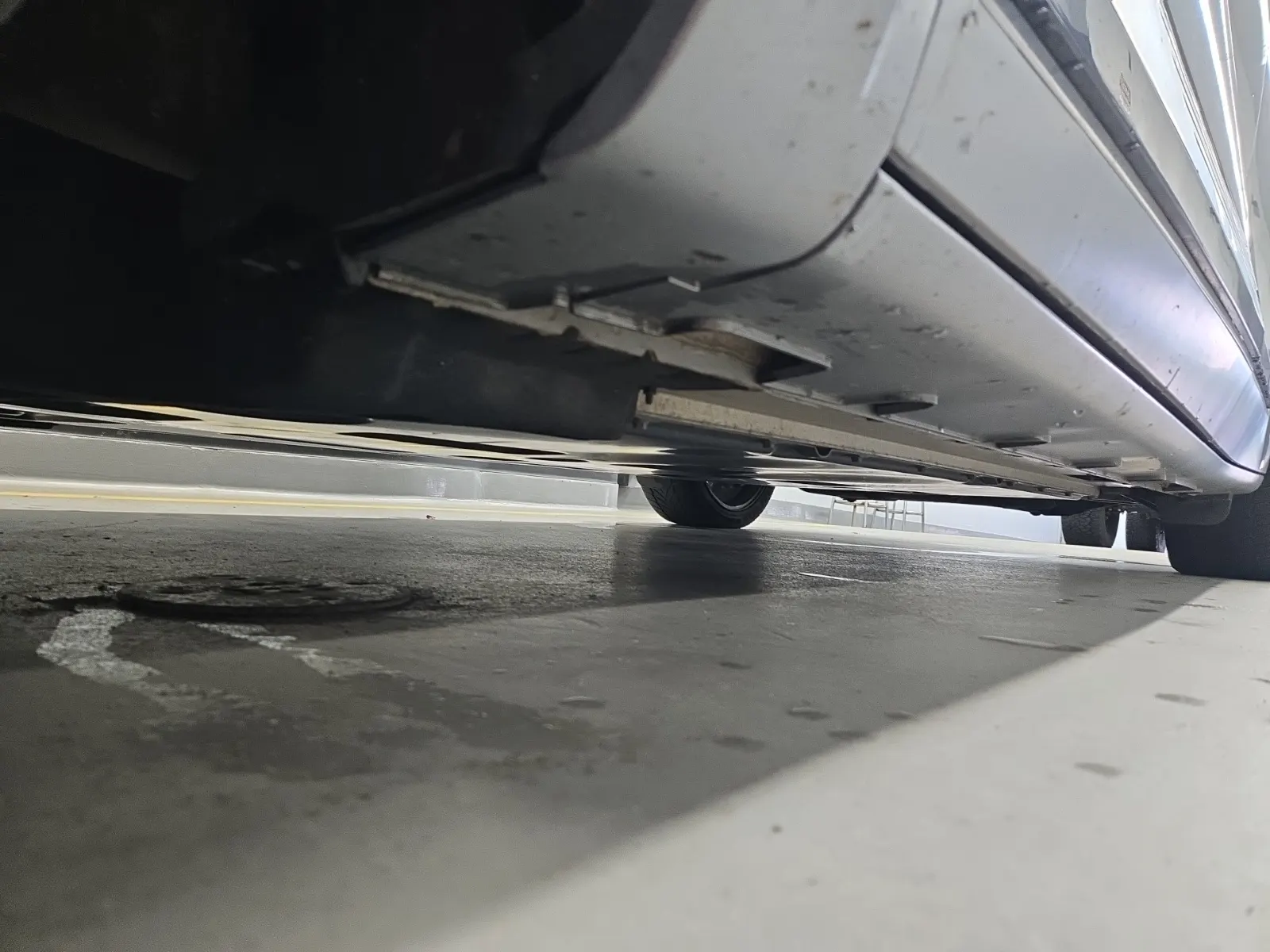 Undercarriage - Driver Photo