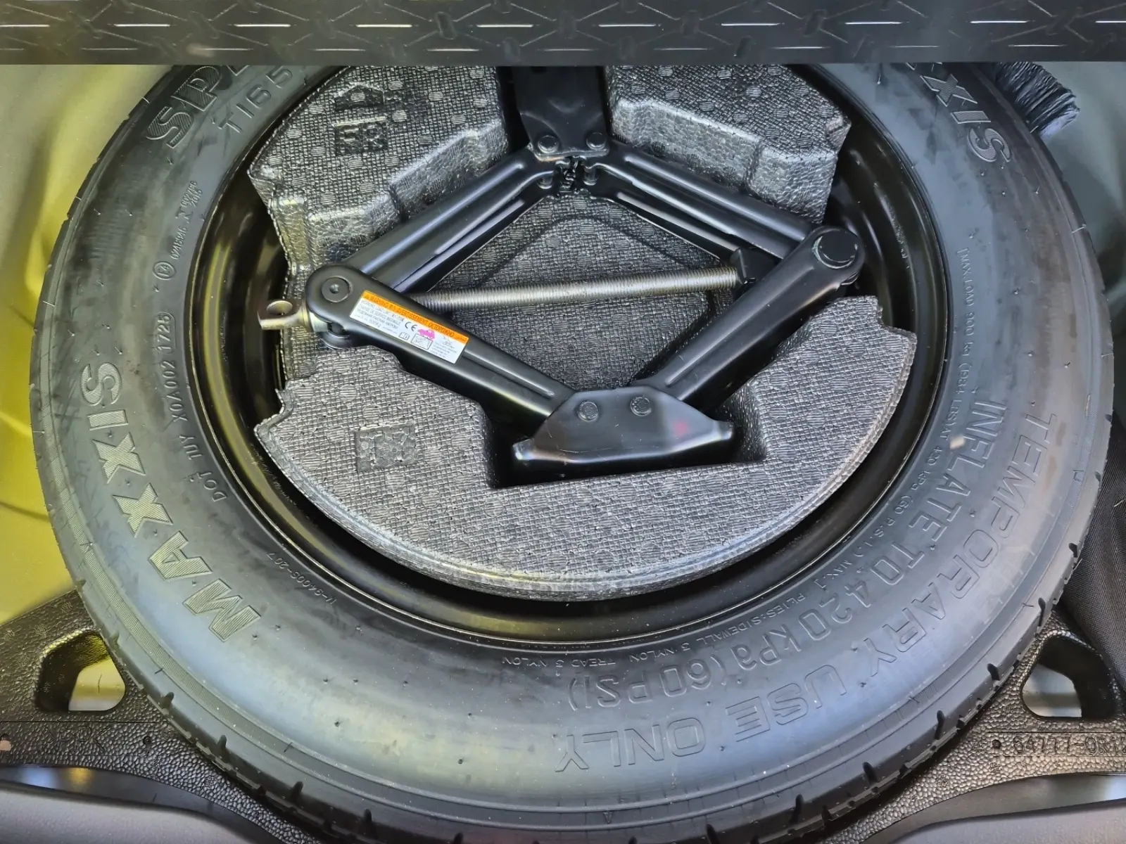 Spare Tire & Wheel Photo