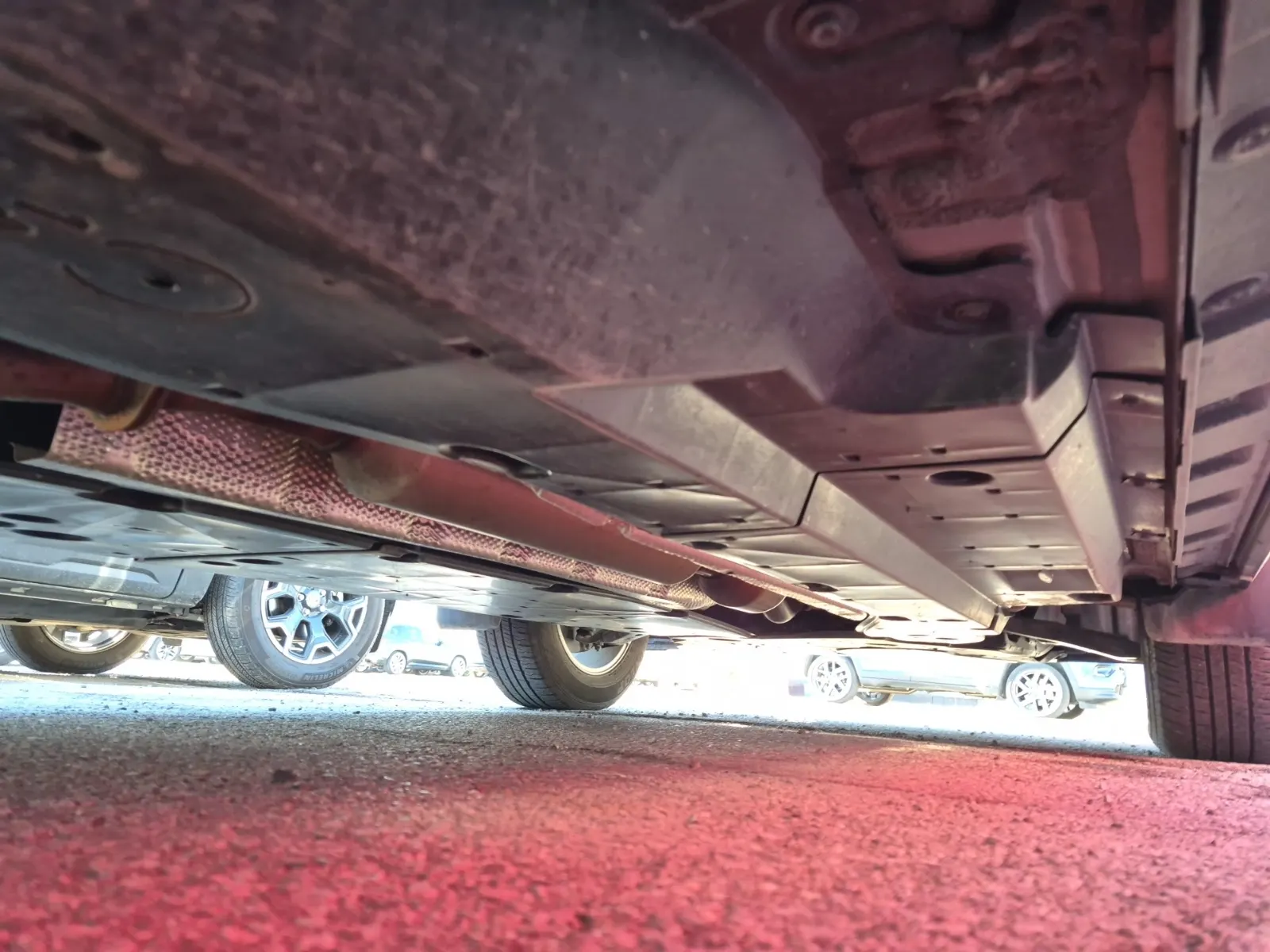 Undercarriage - Passenger Photo