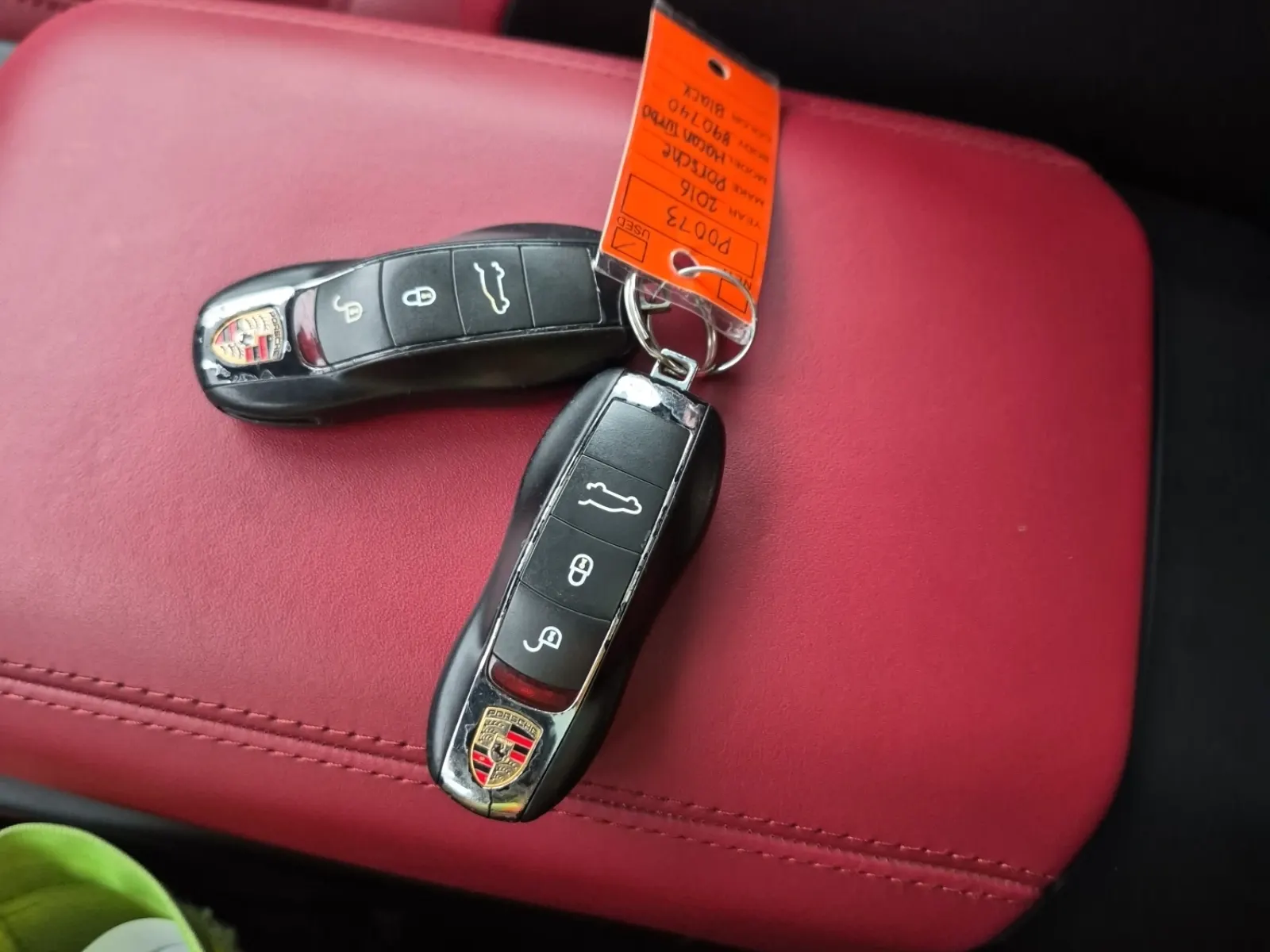 Keys/Fobs/Manual Photo