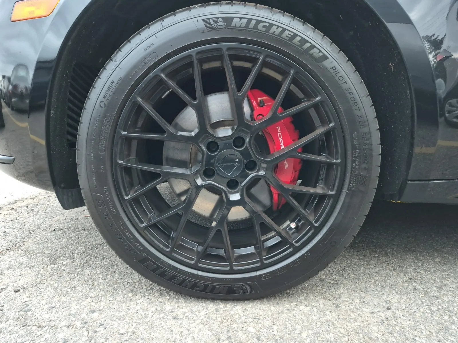 Front driver wheel/tire photo