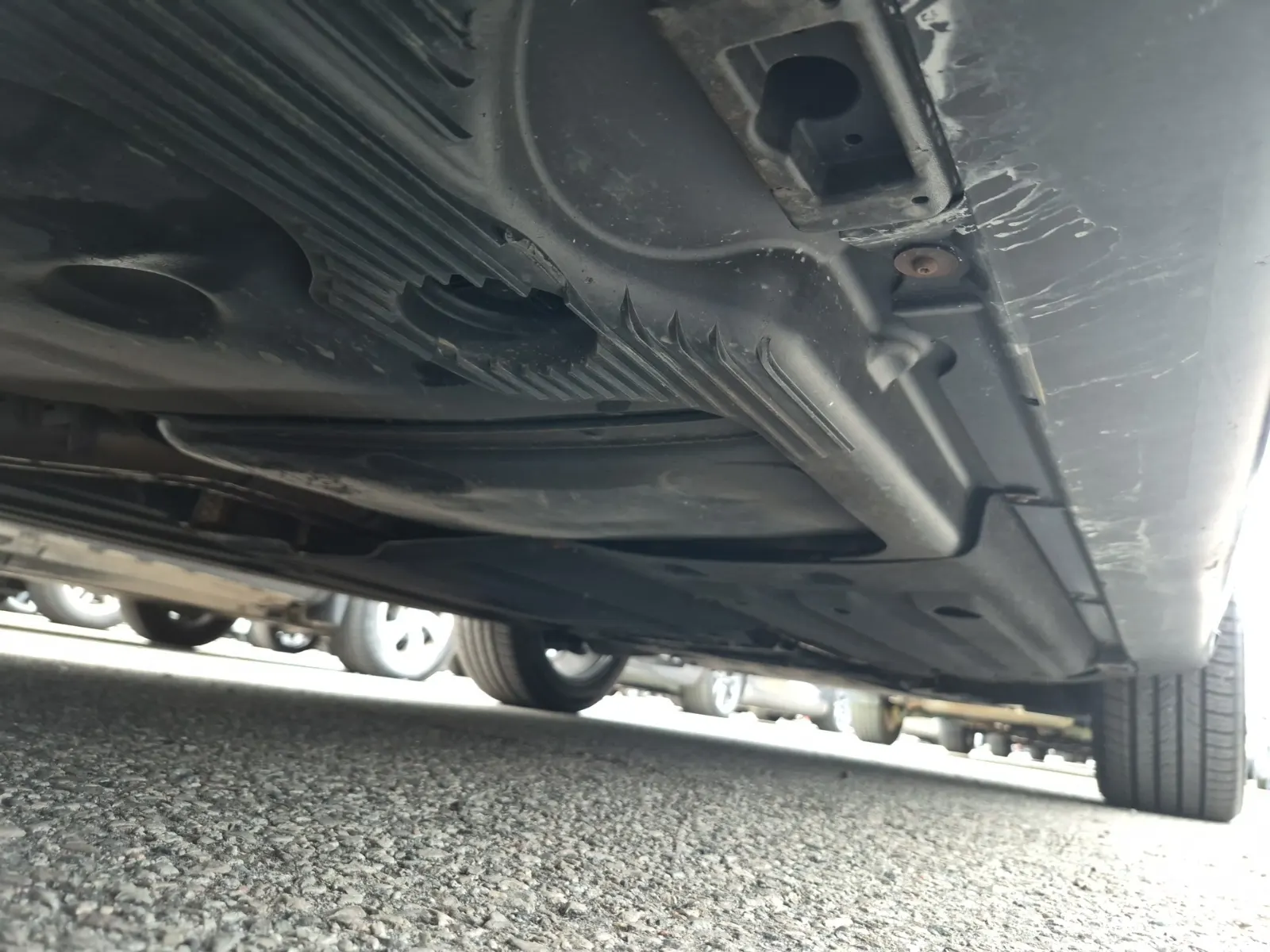 Undercarriage - Passenger Photo