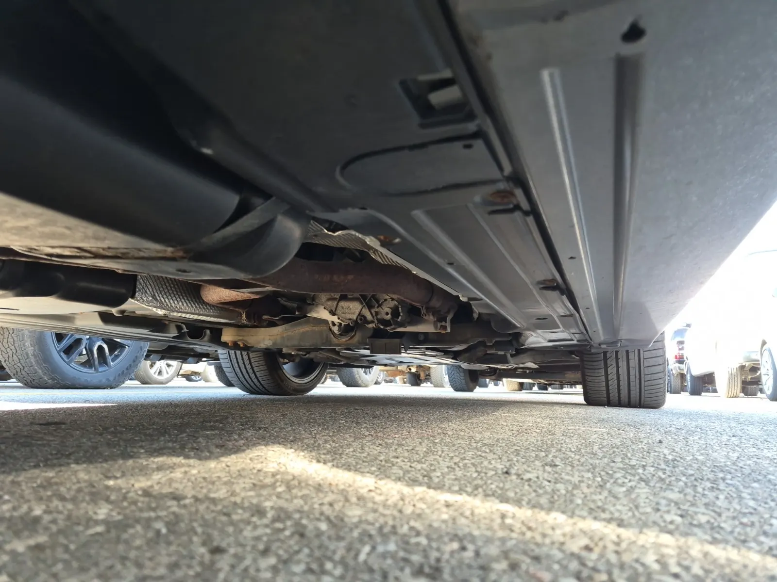 Undercarriage - Passenger Photo