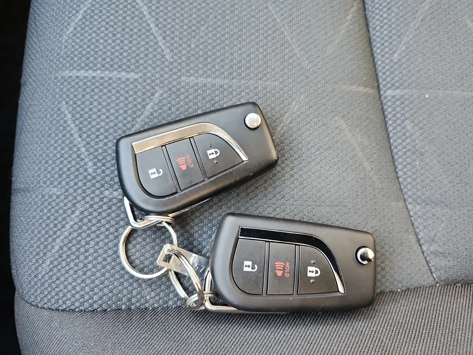 Keys/Fobs/Manual Photo