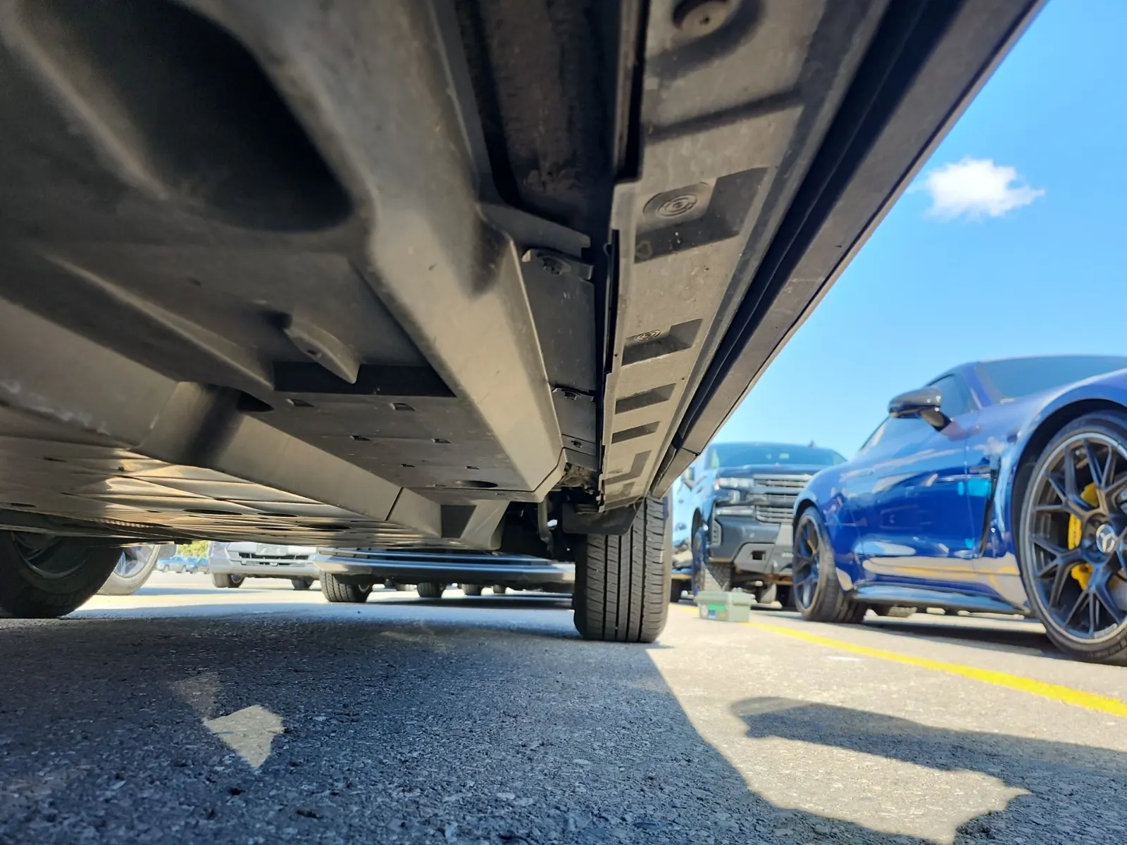 Undercarriage - Driver Photo