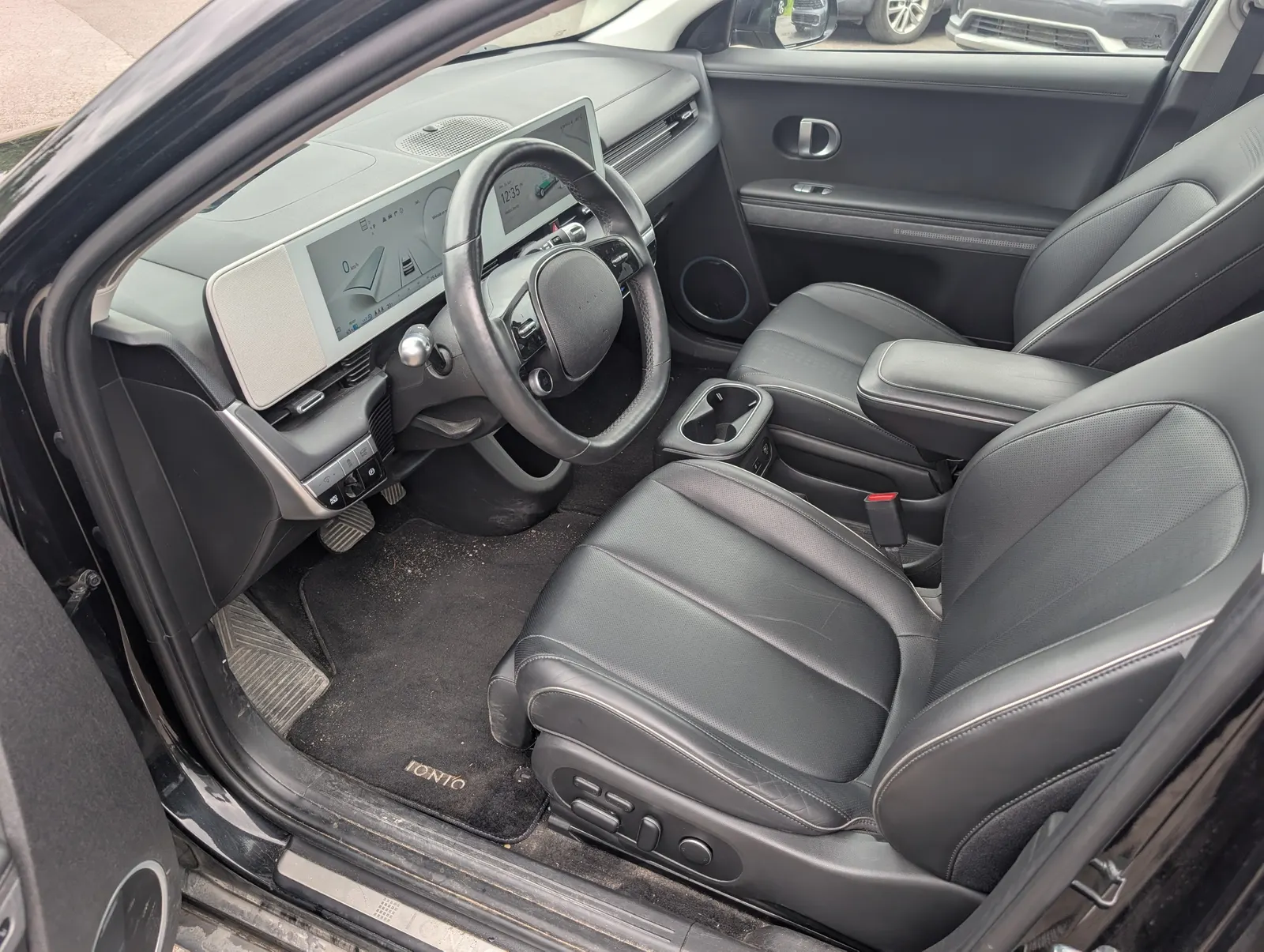 Interior driver side