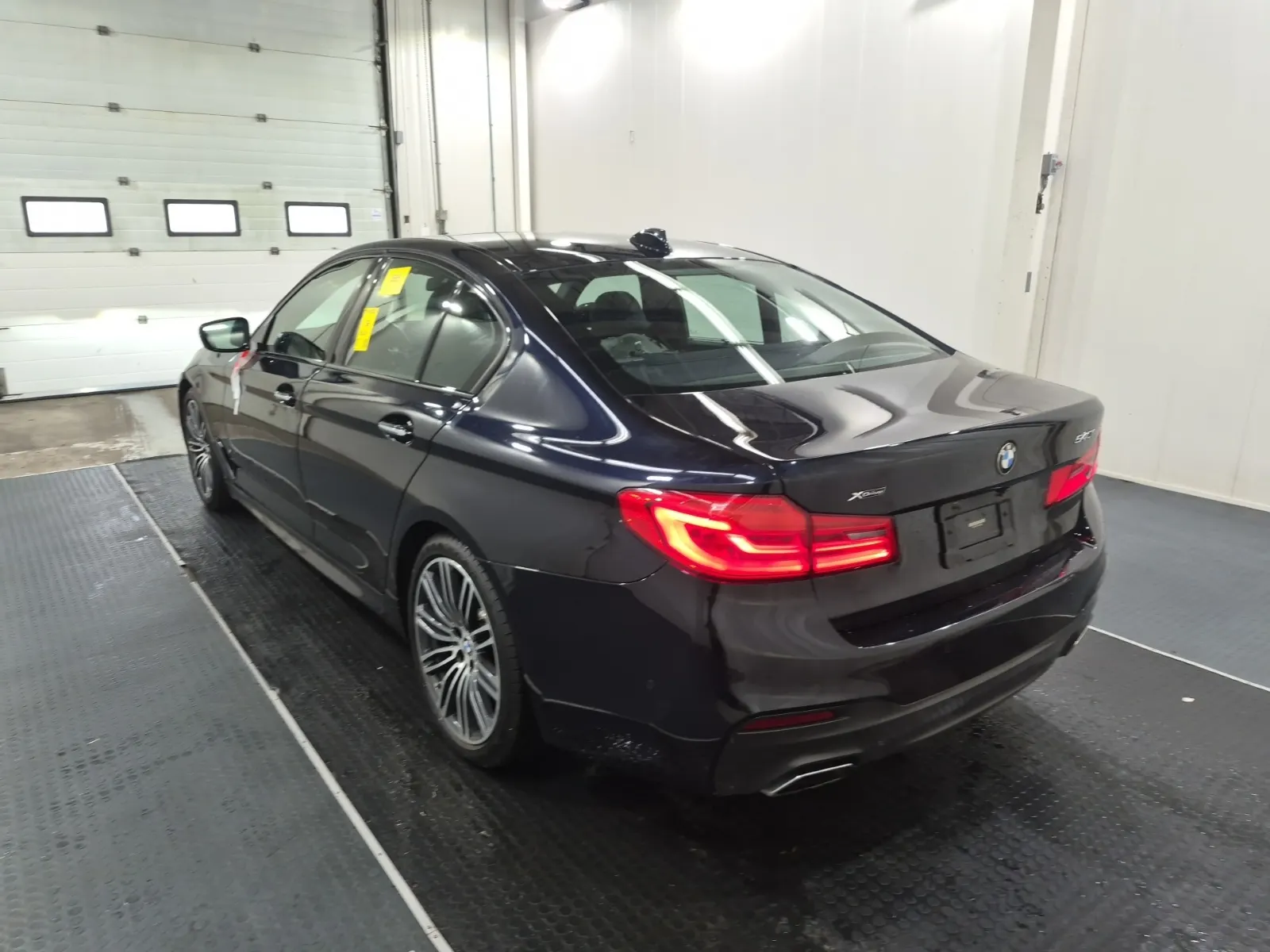 Driver Rear 3/4 Photo