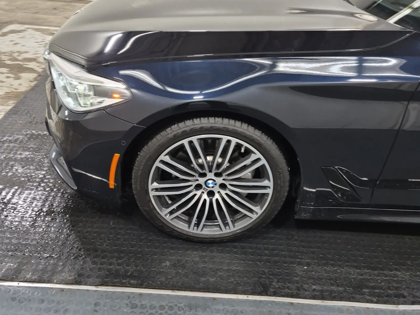 Front driver wheel/tire photo