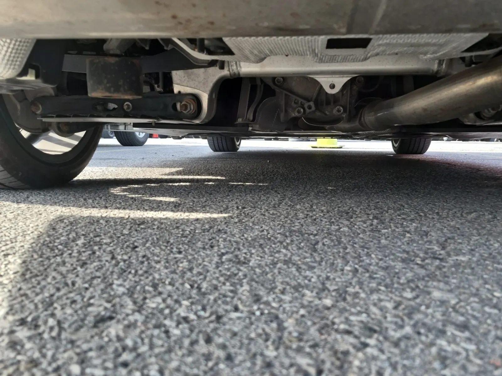 Undercarriage - Rear Photo