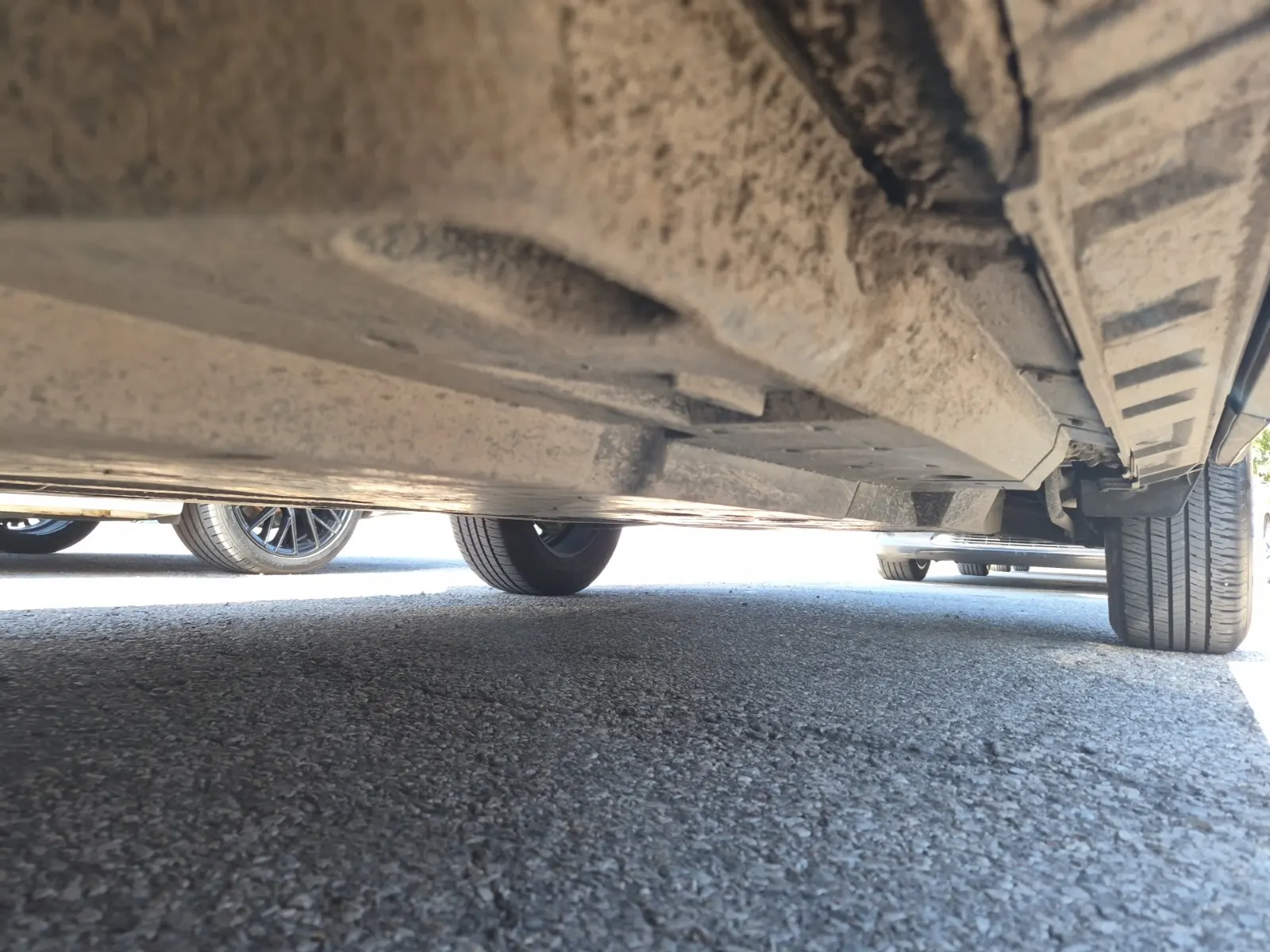 Undercarriage - Driver Photo