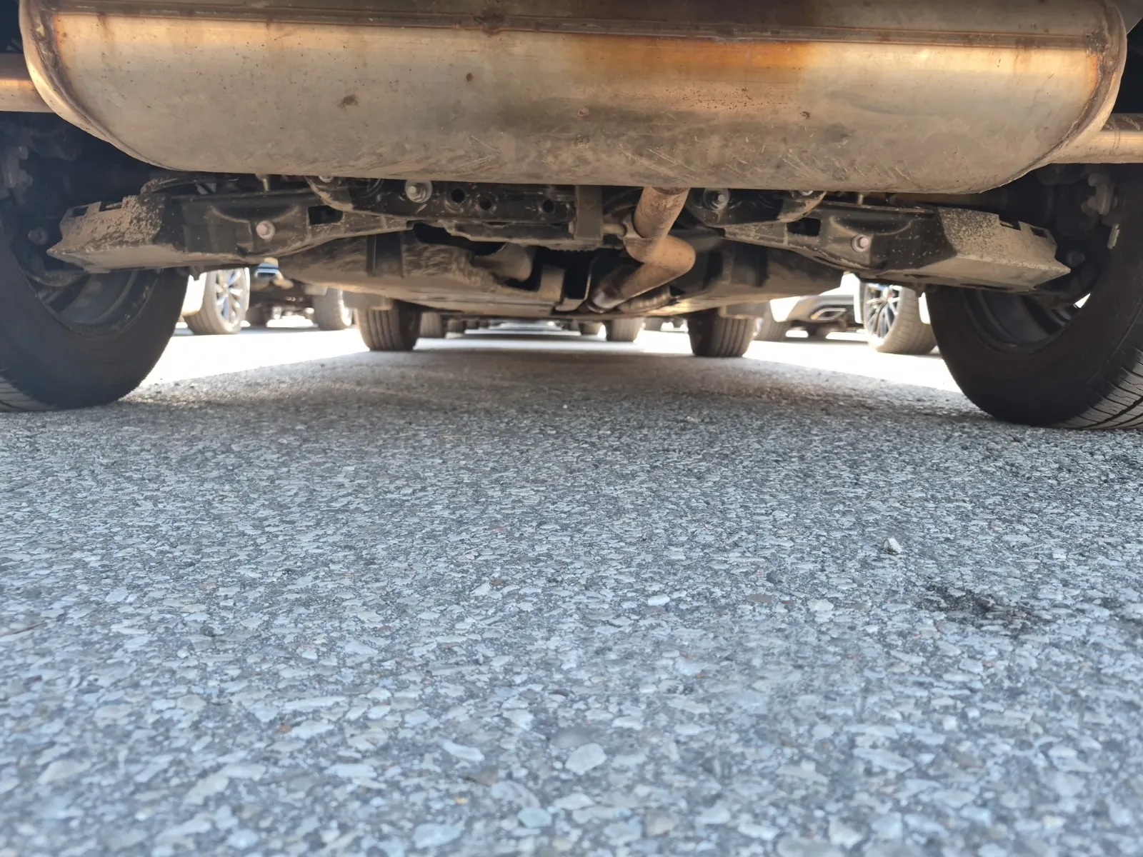 Undercarriage - Rear Photo