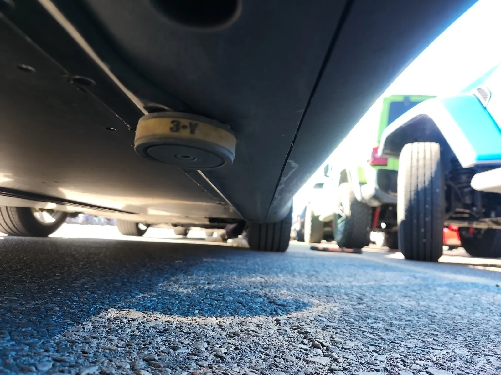 Undercarriage - Passenger Photo