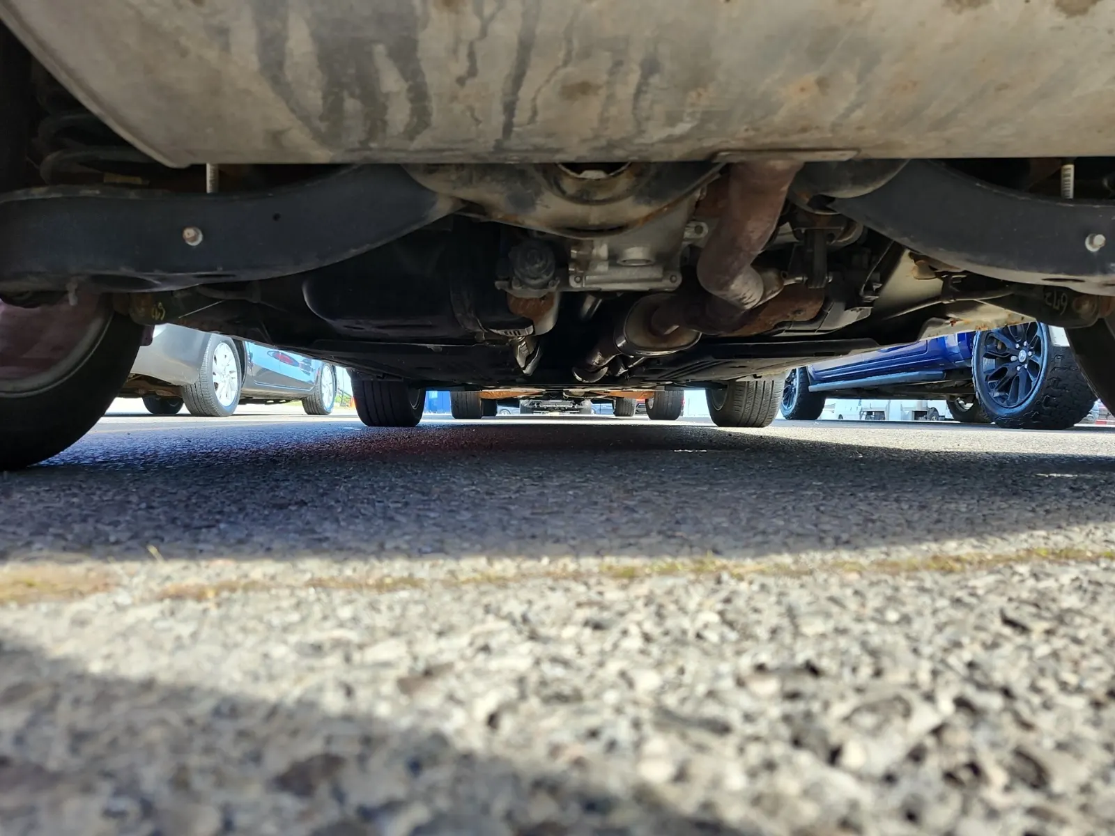 Undercarriage - Rear Photo