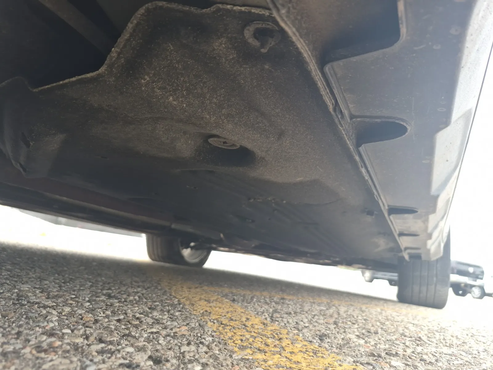 Undercarriage - Passenger Photo