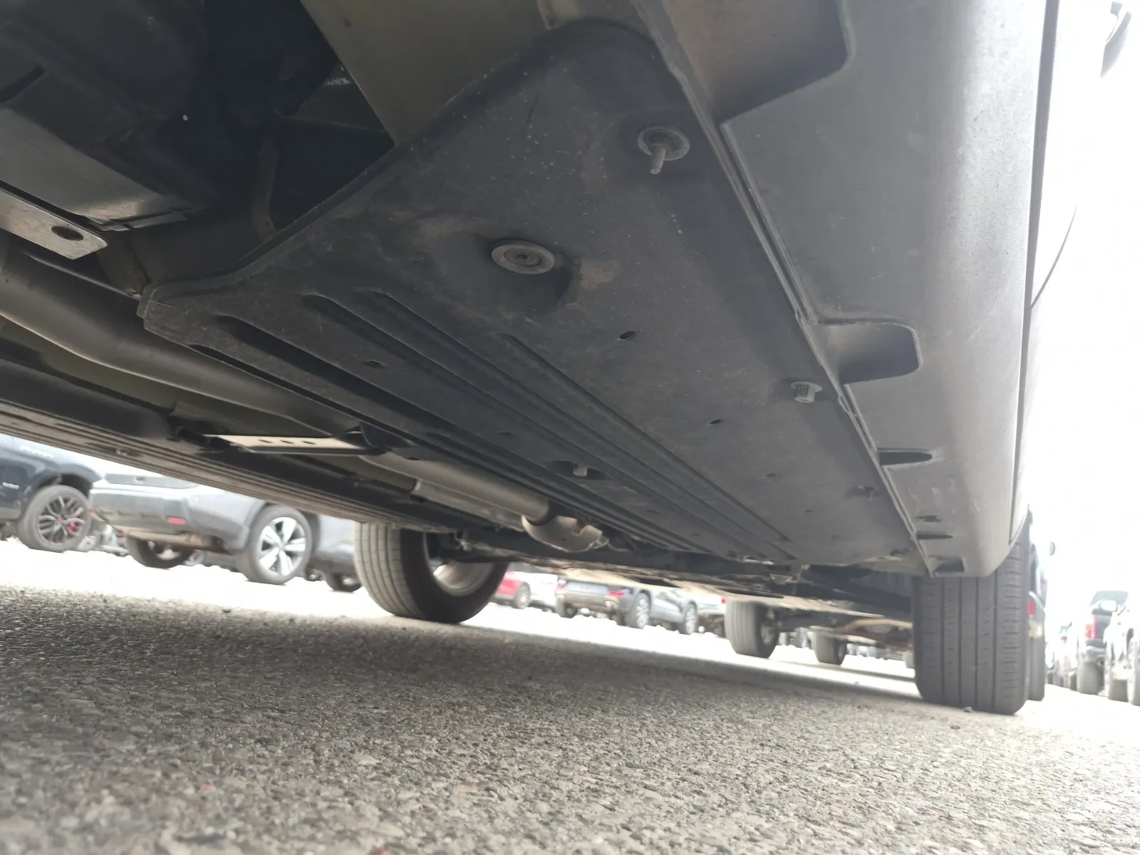Undercarriage - Passenger Photo