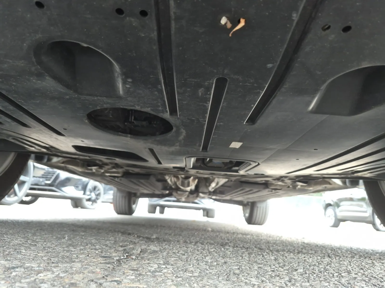 Undercarriage - Front Photo