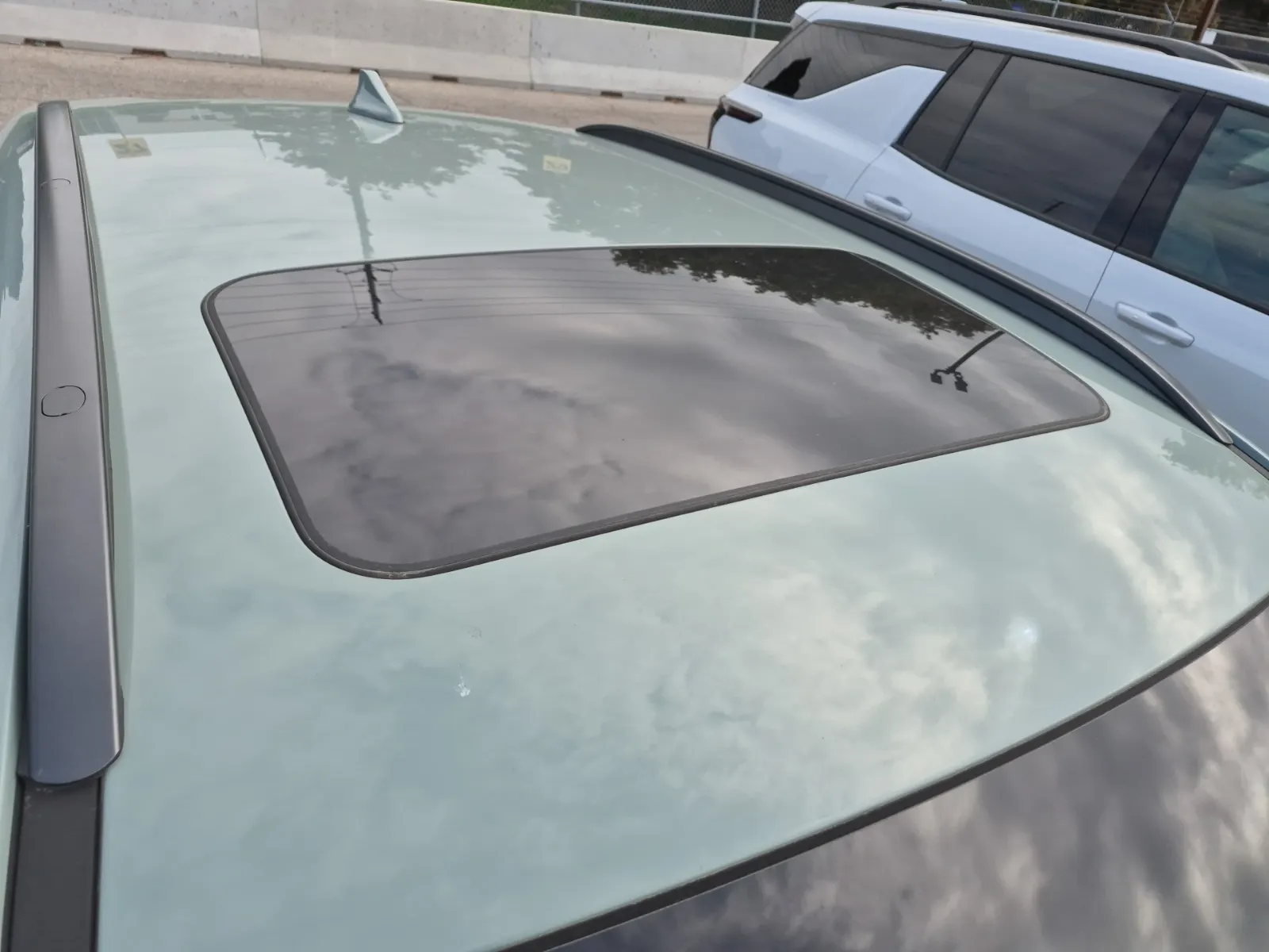 Exterior Roof Photo
