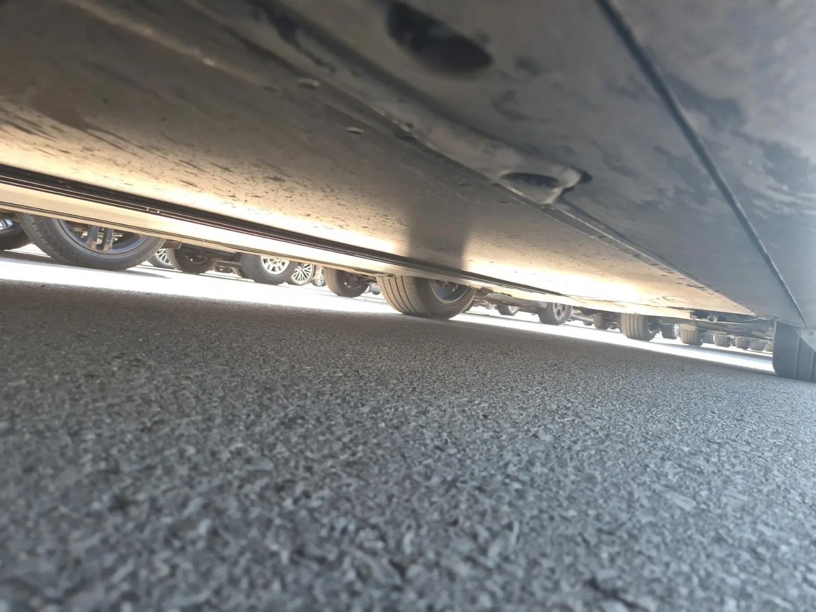 Undercarriage - Passenger Photo