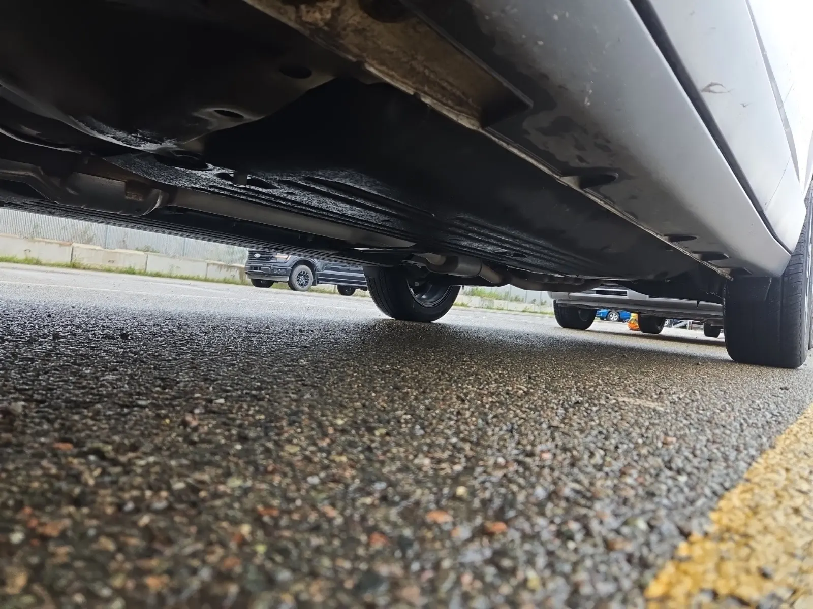 Undercarriage - Driver Photo