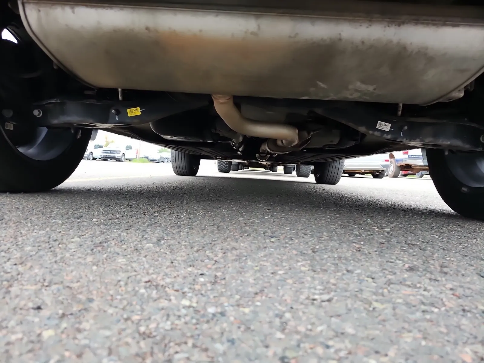 Undercarriage - Rear Photo
