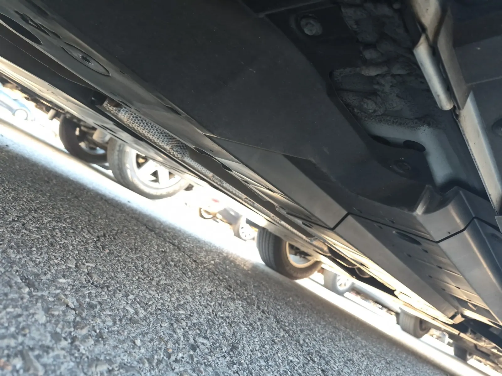 Undercarriage - Passenger Photo