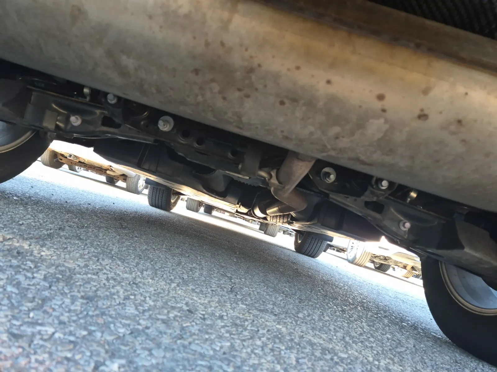 Undercarriage - Rear Photo