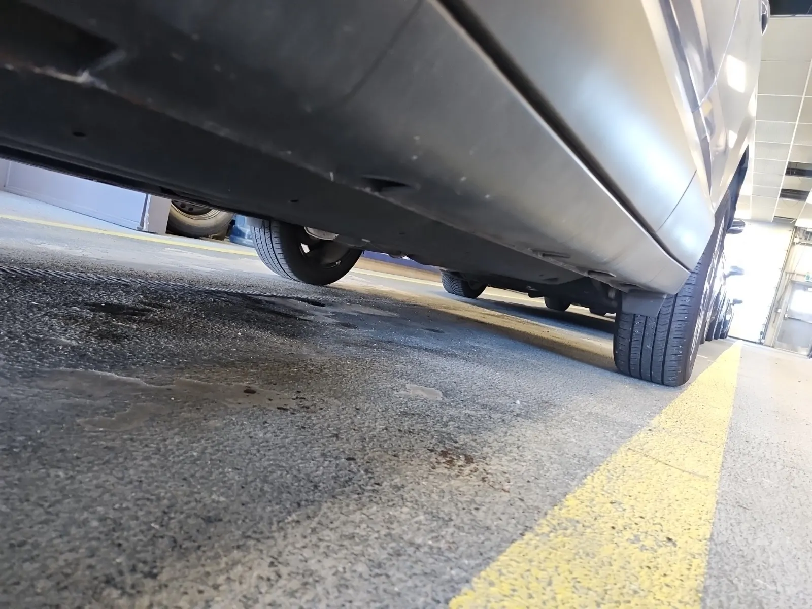 Undercarriage - Driver Photo