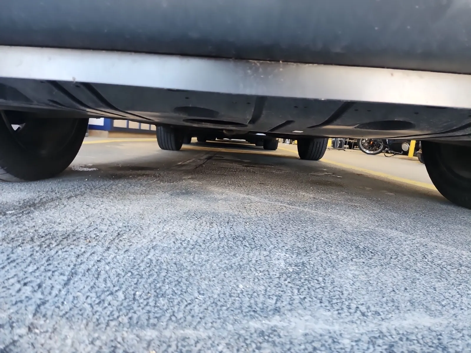 Undercarriage - Front Photo