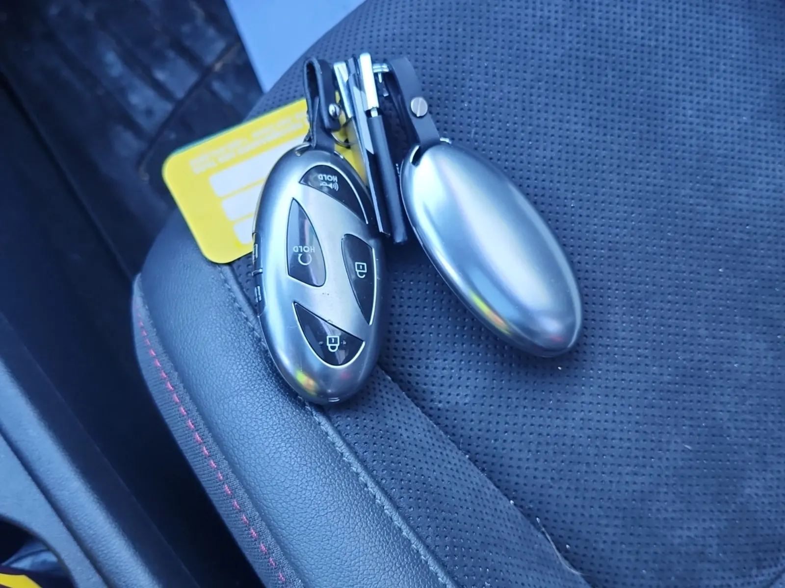 Keys/Fobs/Manual Photo