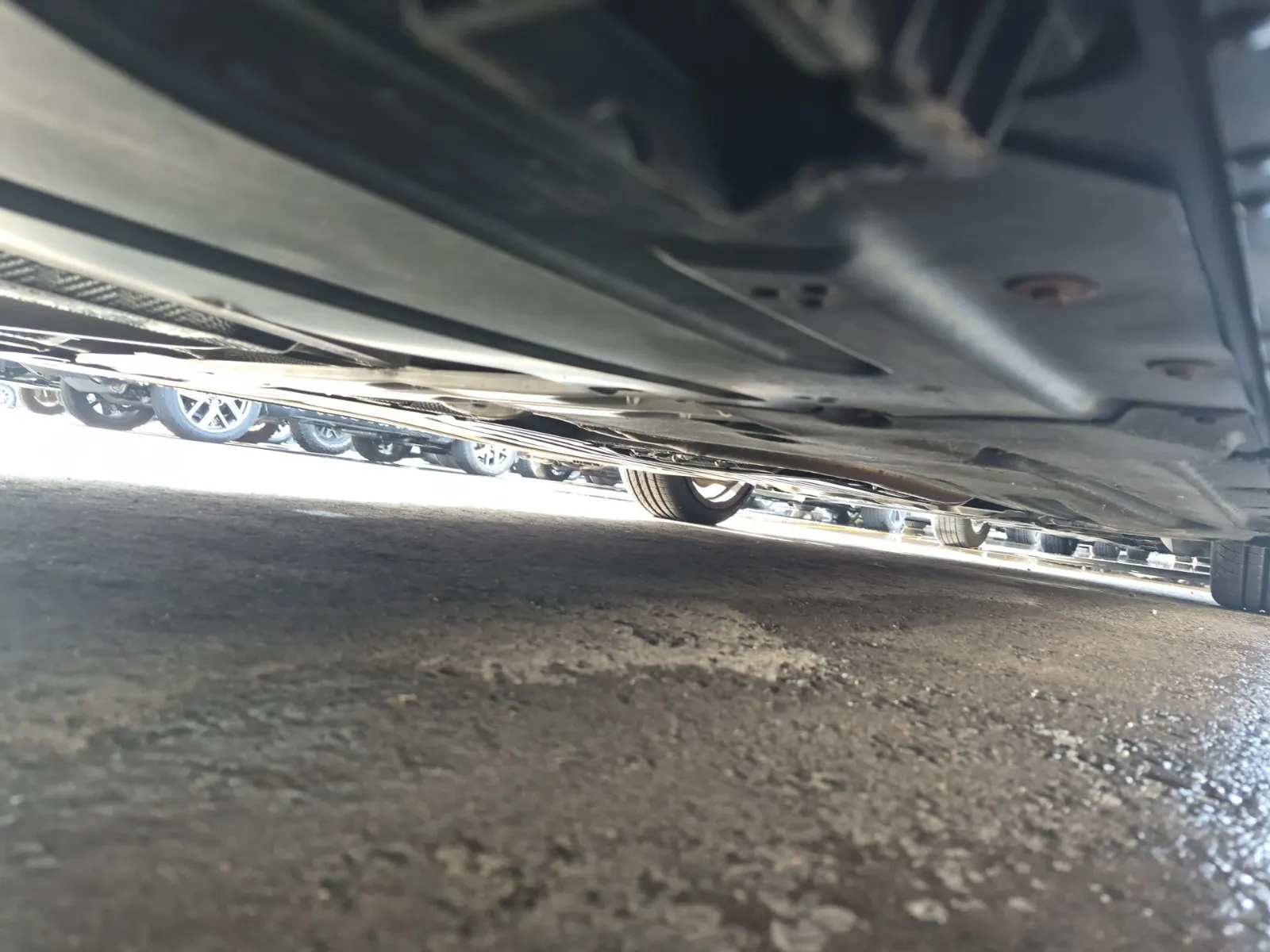 Undercarriage - Passenger Photo