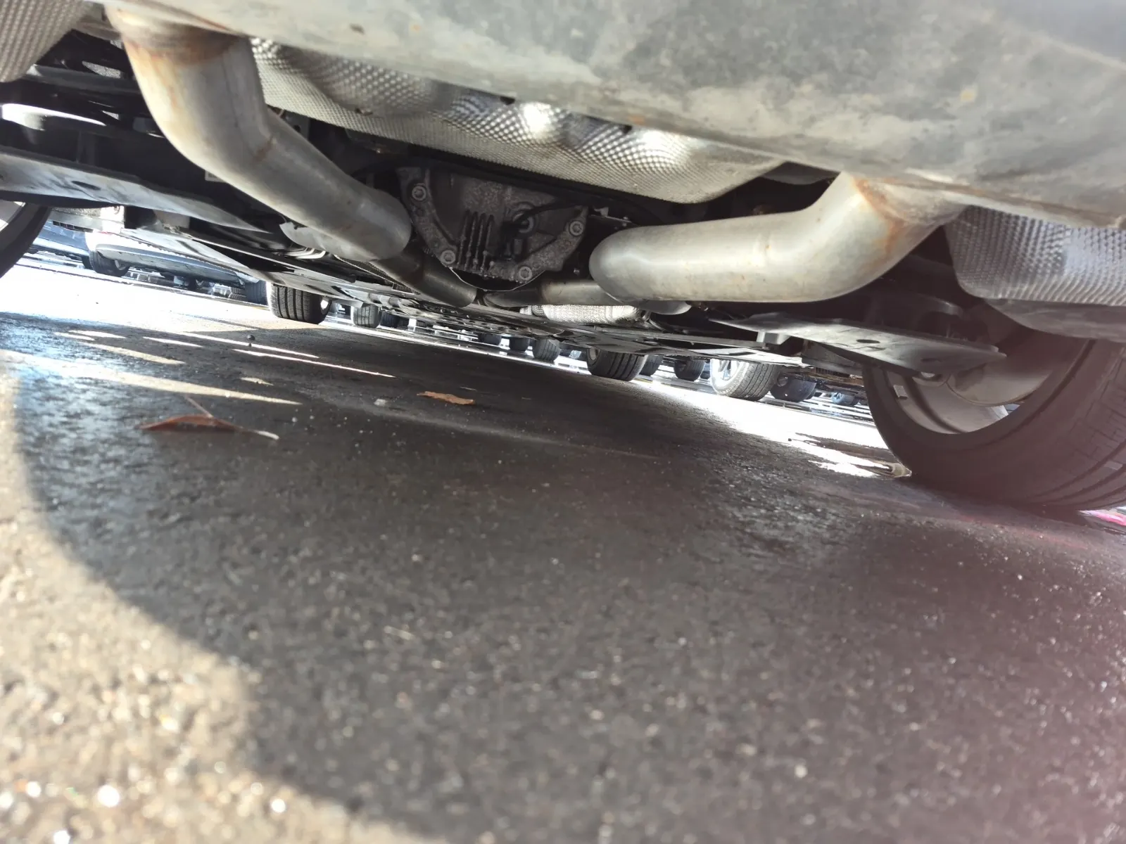 Undercarriage - Rear Photo