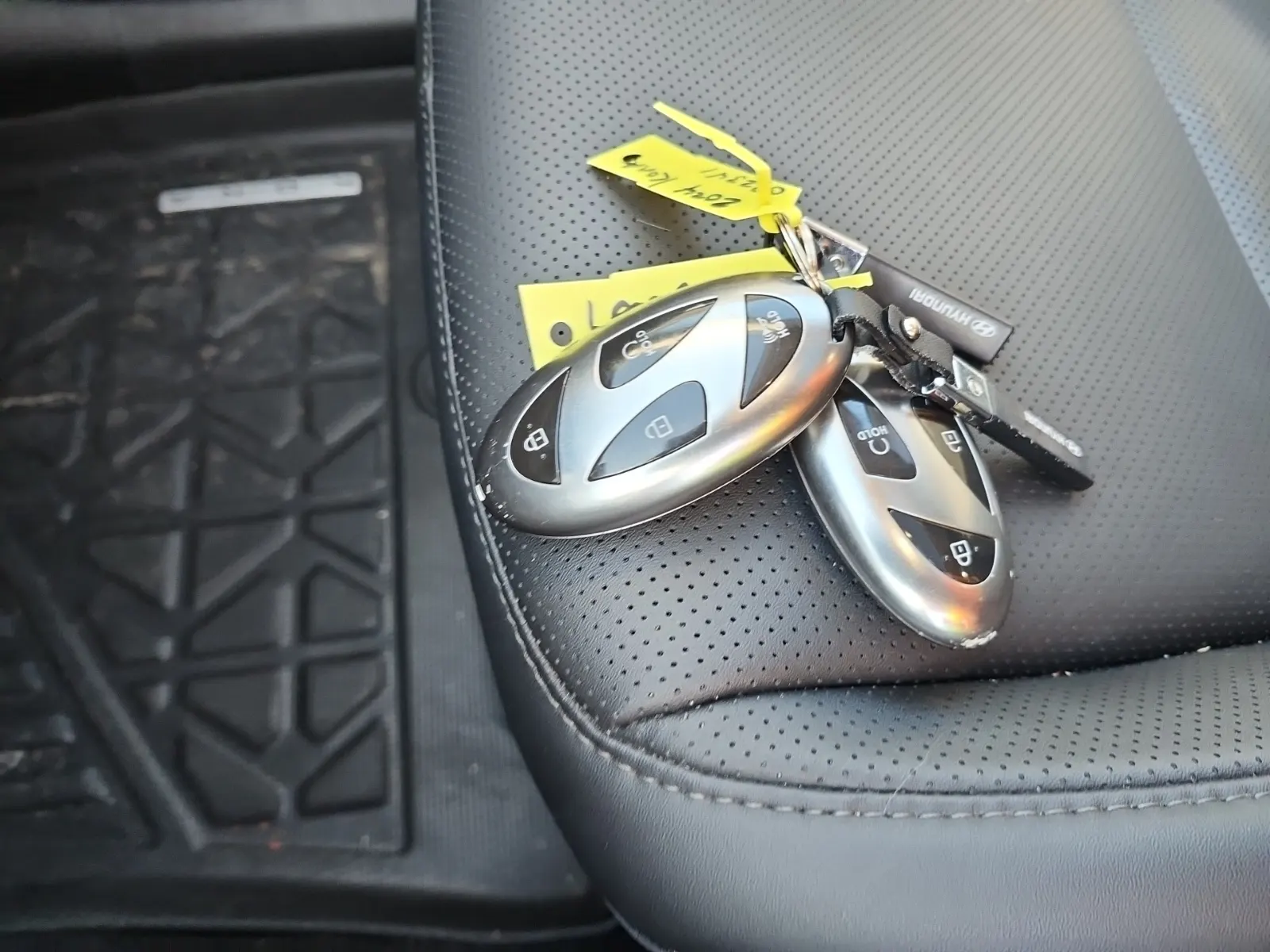 Keys/Fobs/Manual Photo