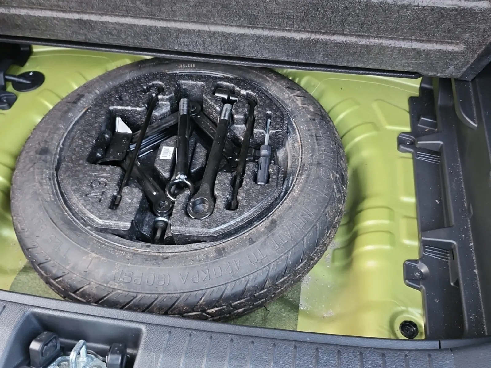 Spare Tire & Wheel Photo
