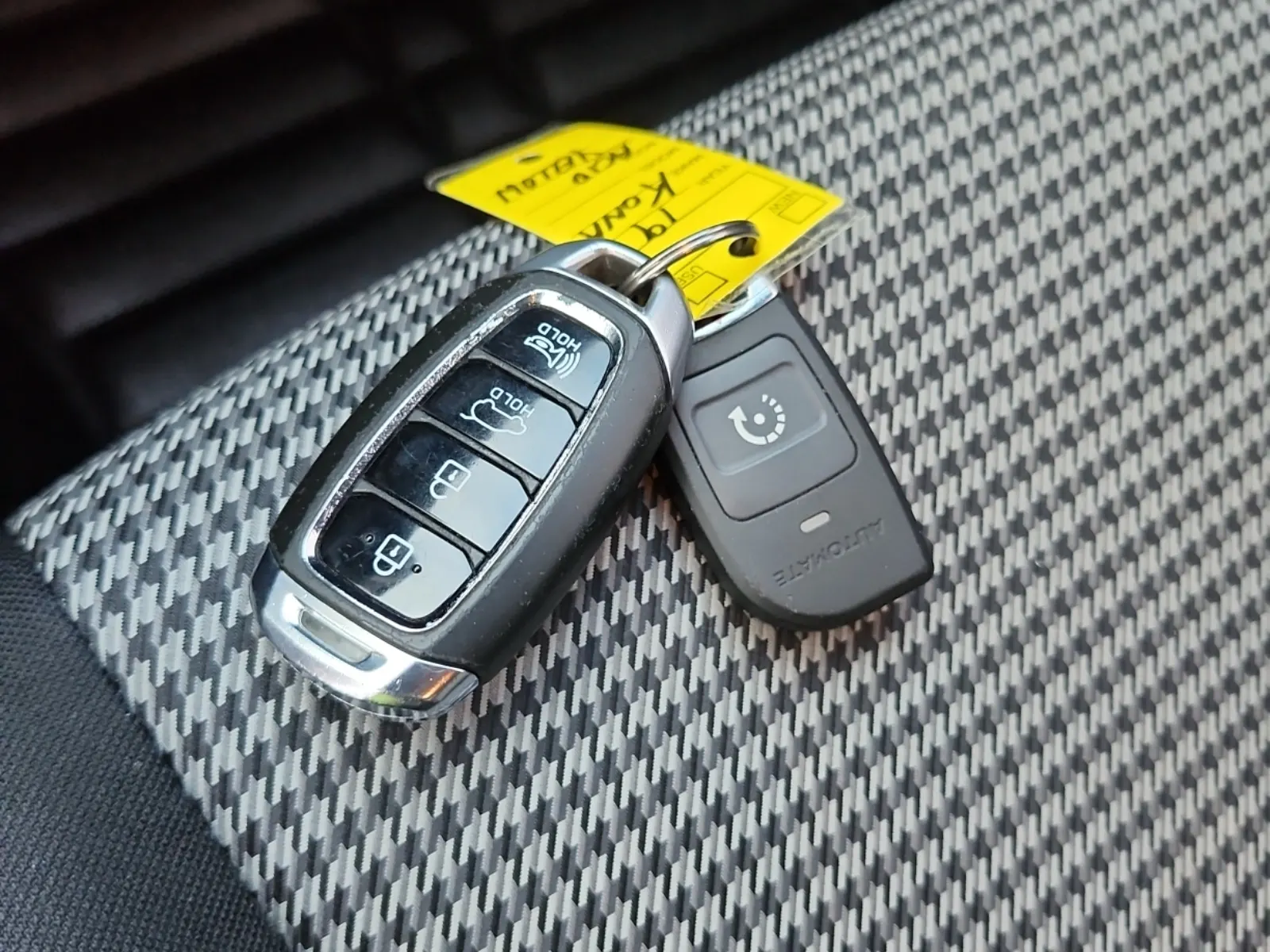 Keys/Fobs/Manual Photo
