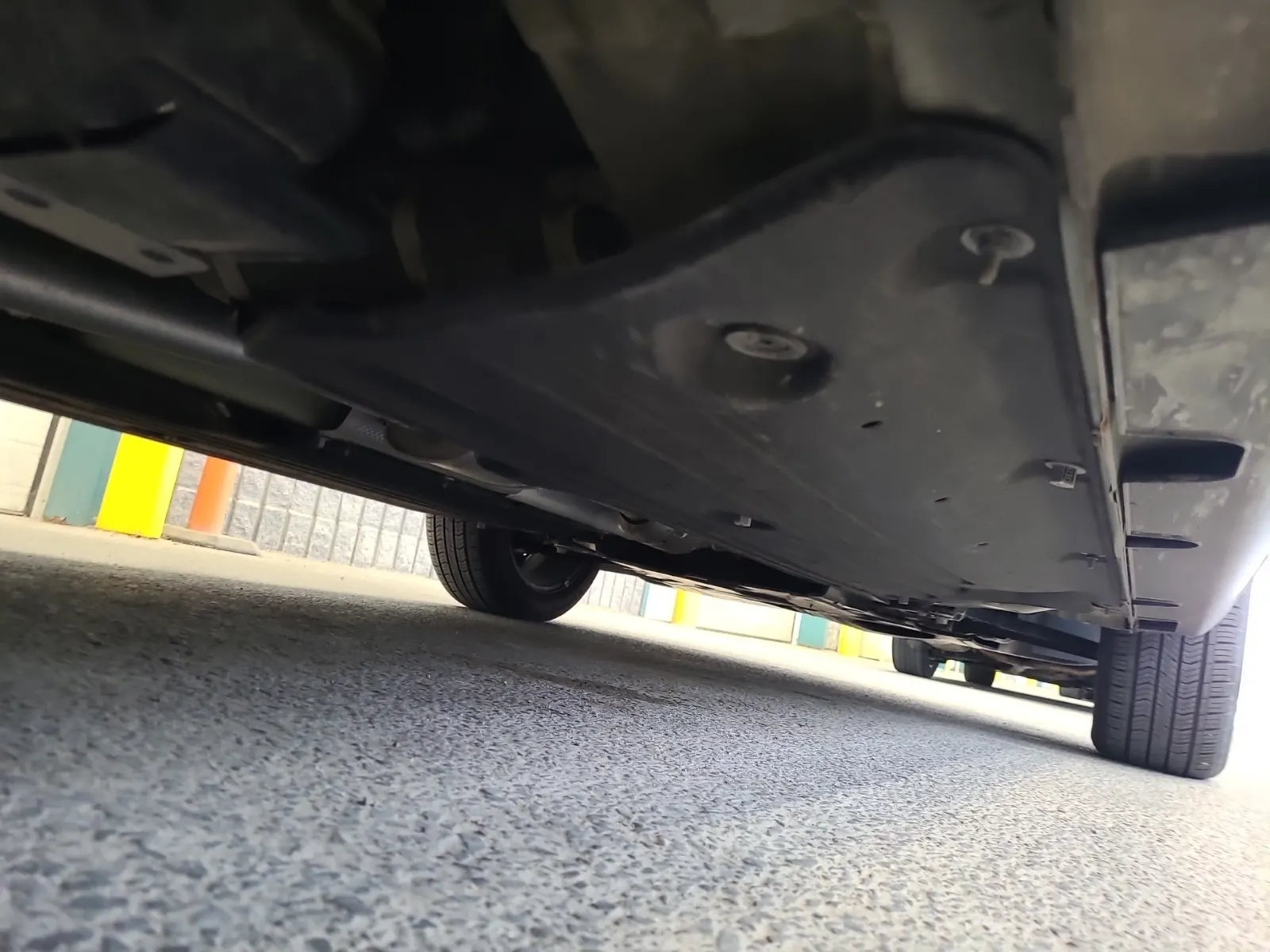 Undercarriage - Passenger Photo