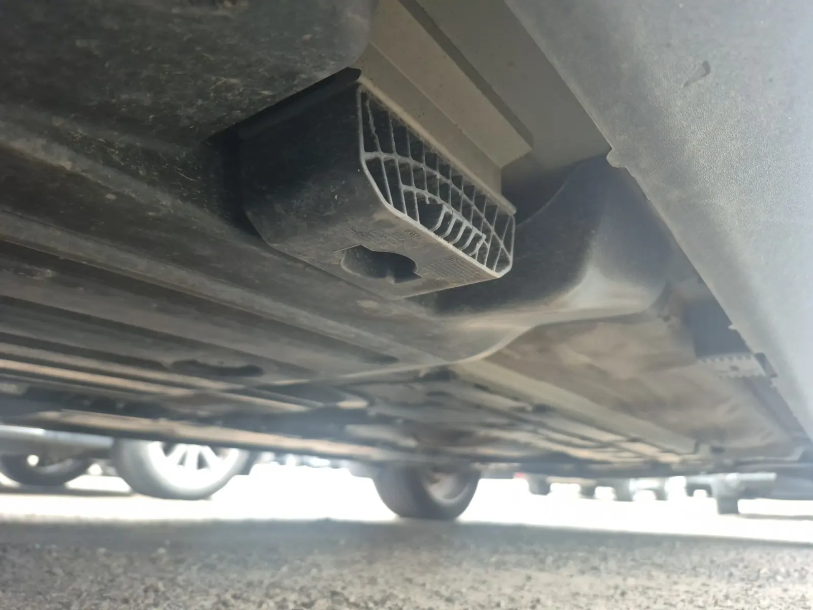 Undercarriage - Passenger Photo