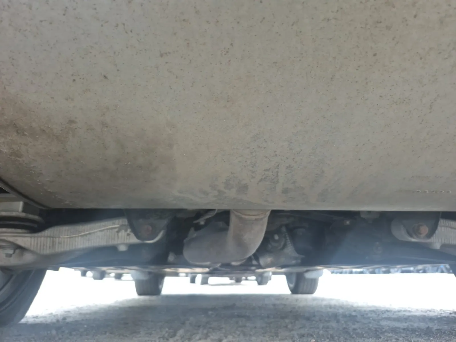 Undercarriage - Rear Photo