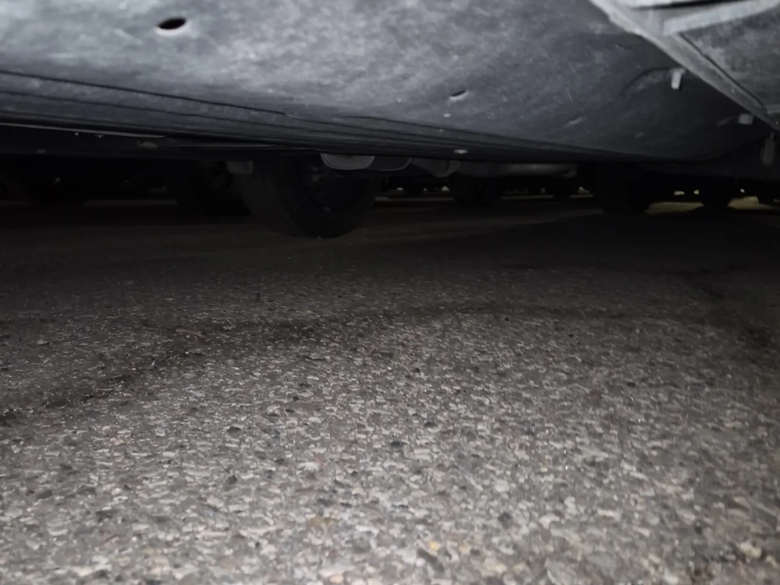 Undercarriage - Driver Photo