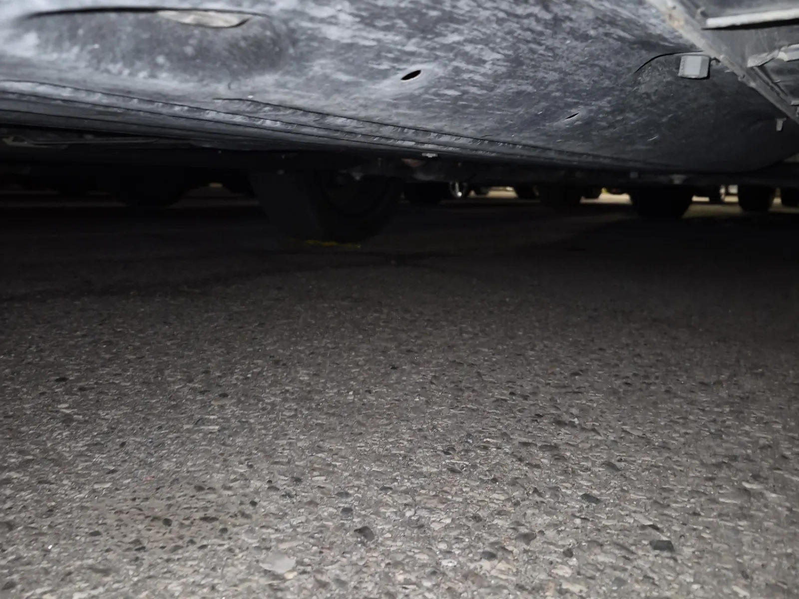 Undercarriage - Passenger Photo