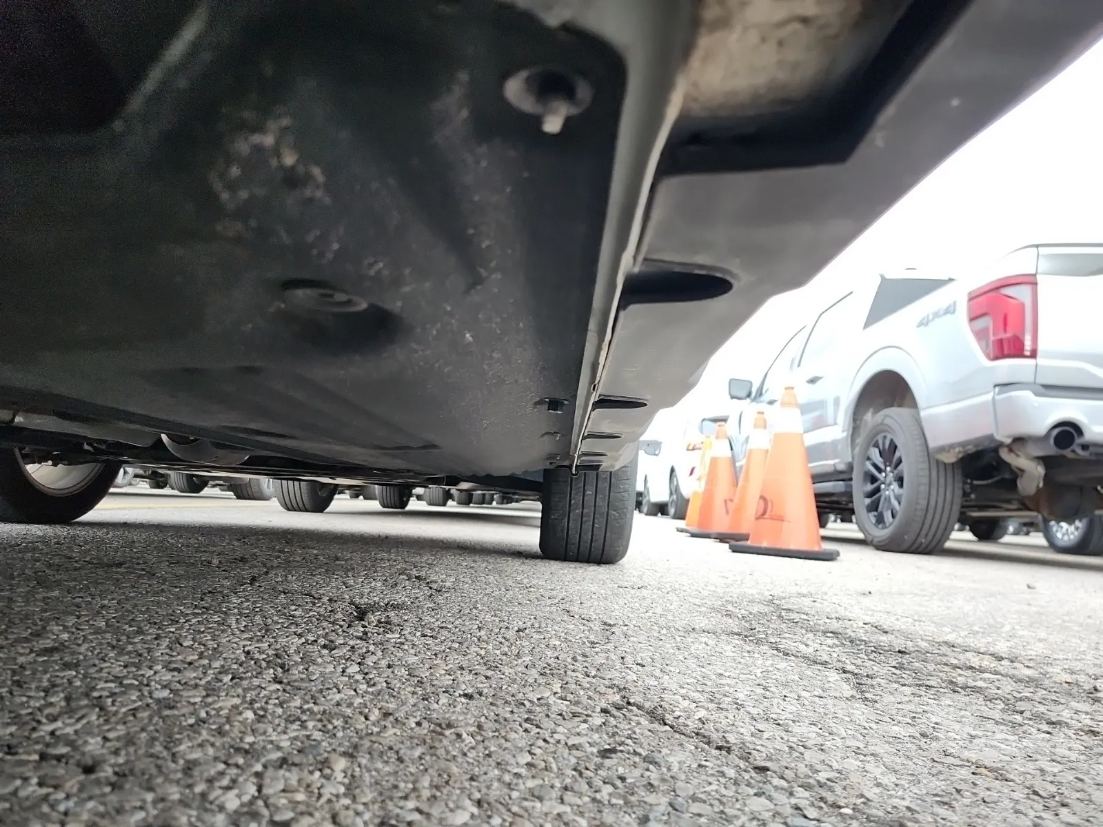 Undercarriage - Passenger Photo