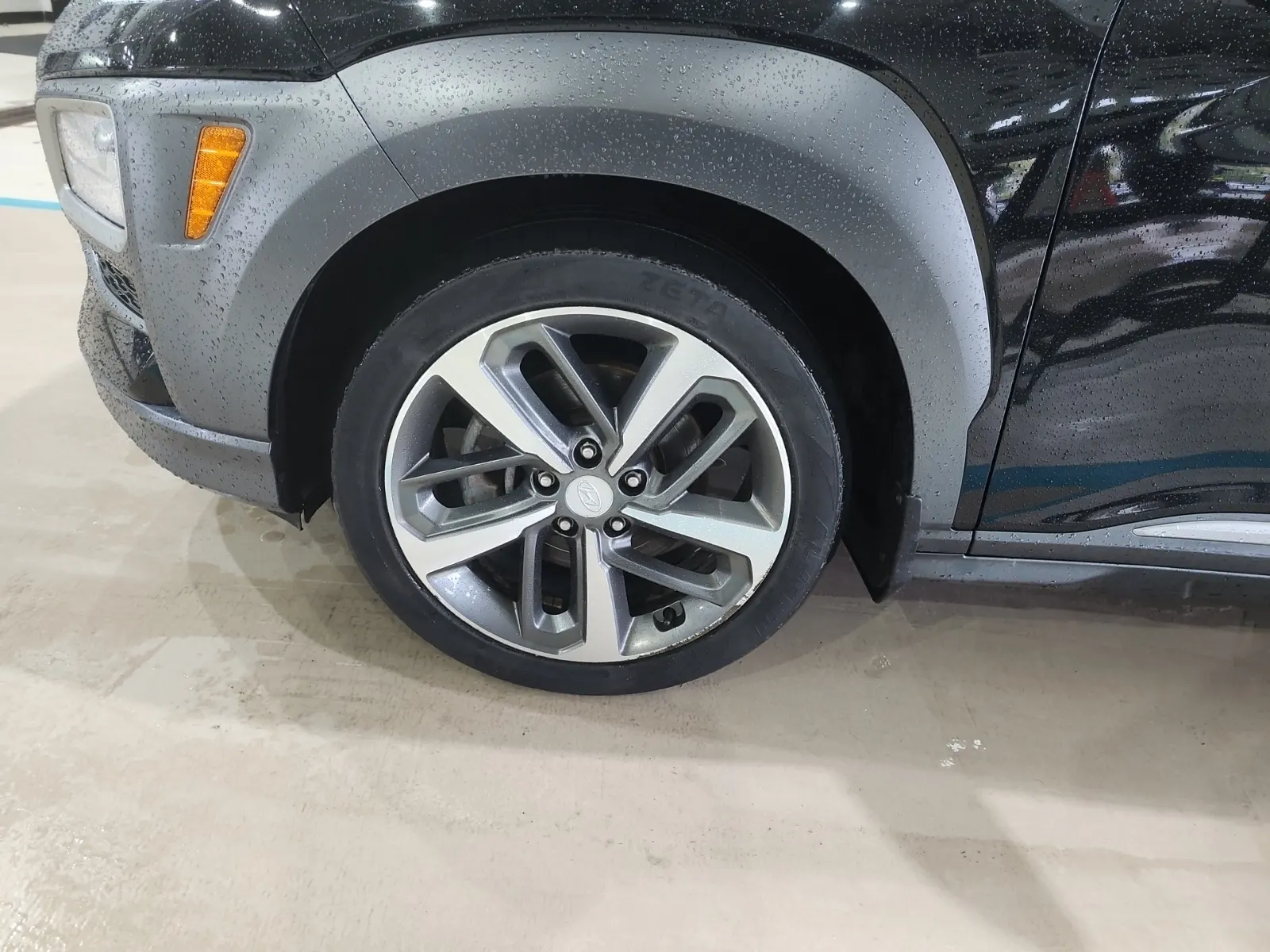 Front driver wheel/tire photo