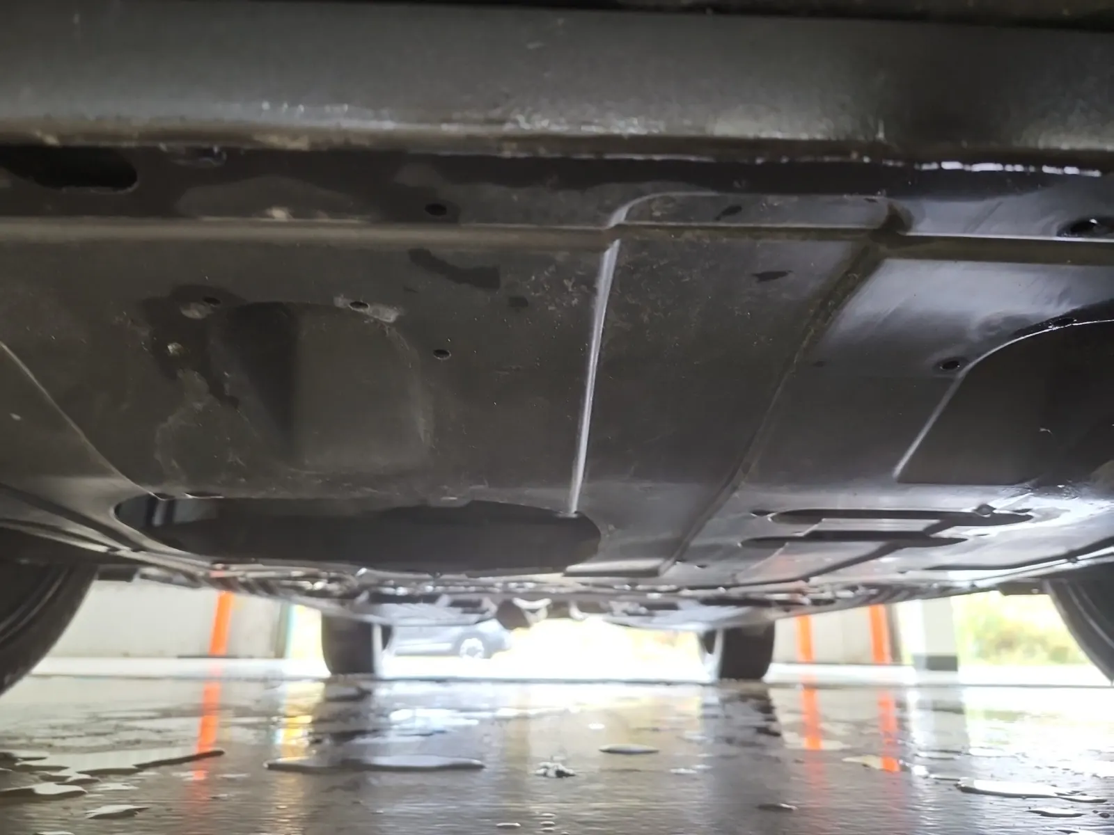 Undercarriage - Front Photo