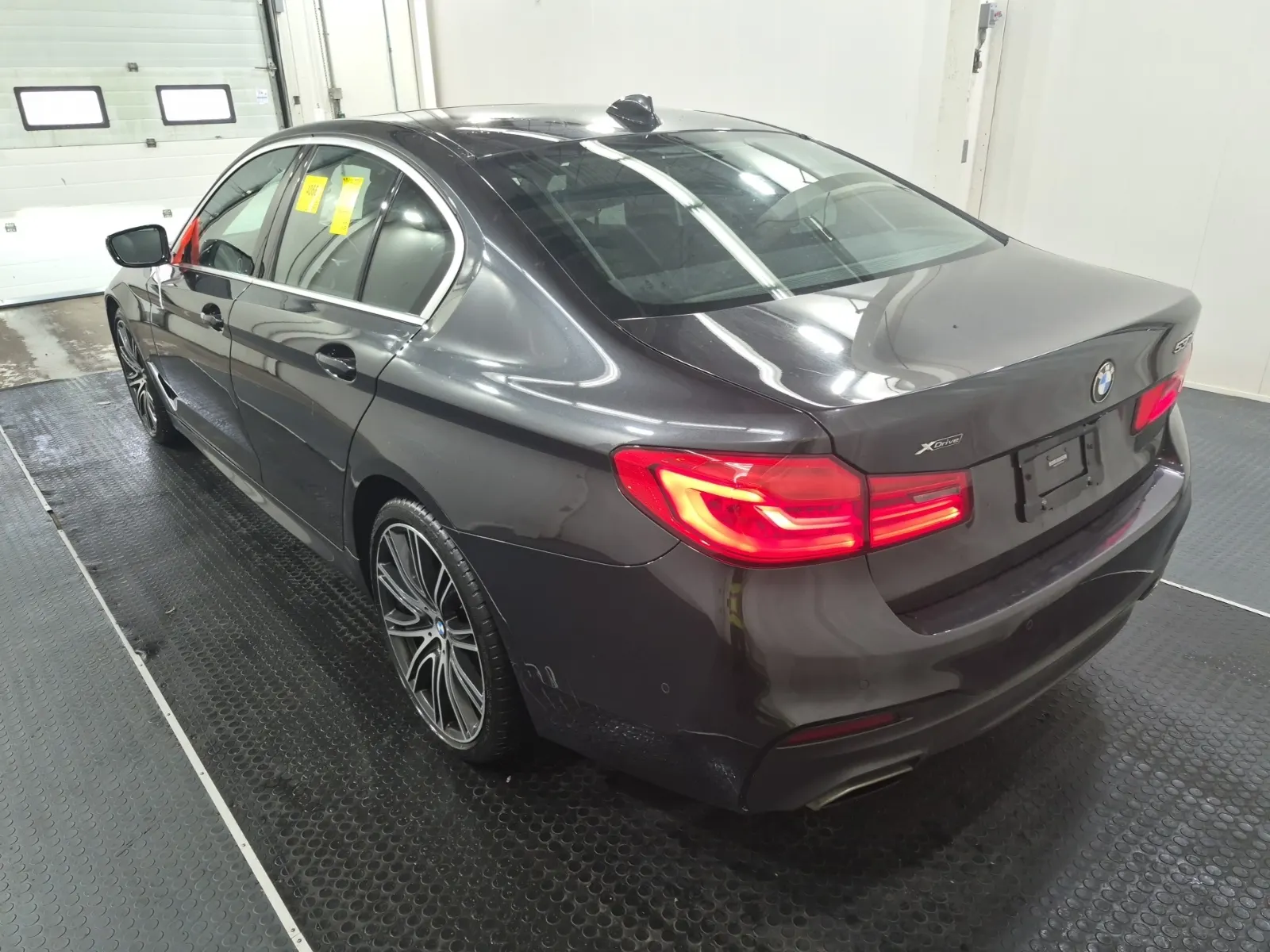 Driver Rear 3/4 Photo