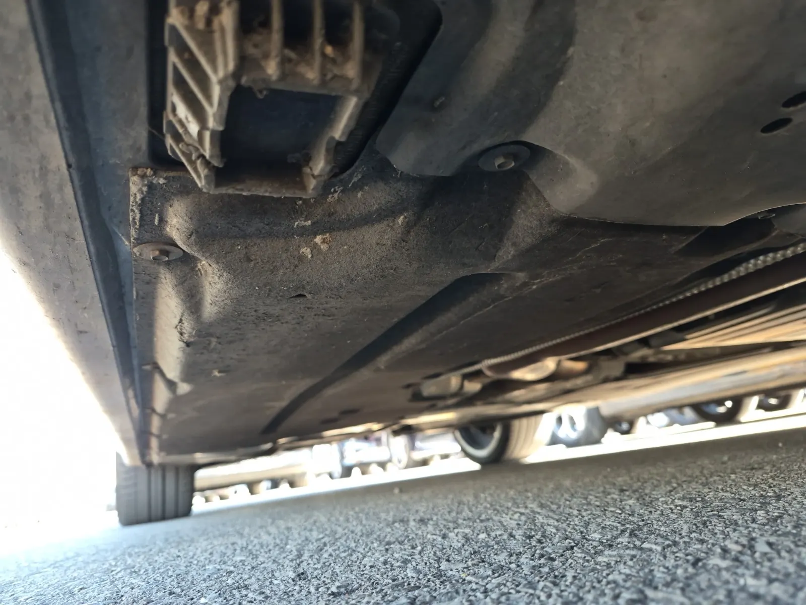 Undercarriage - Passenger Photo