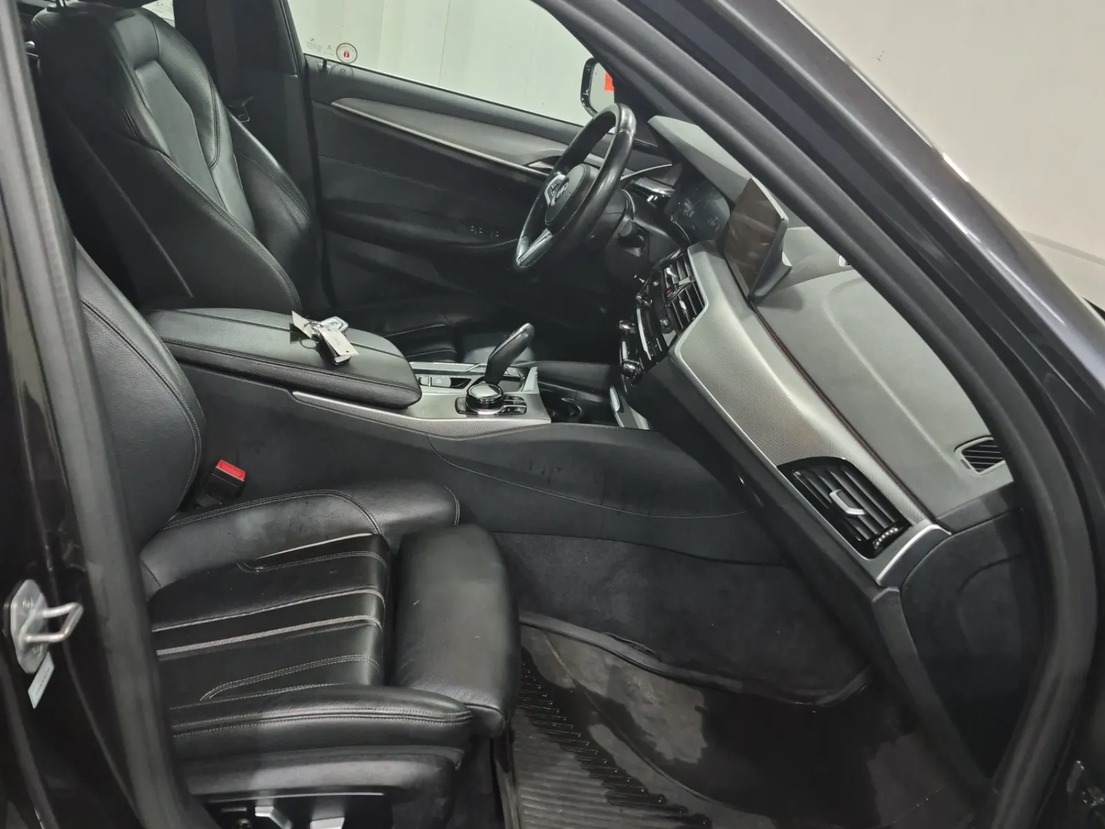 Right Side Interior Photo