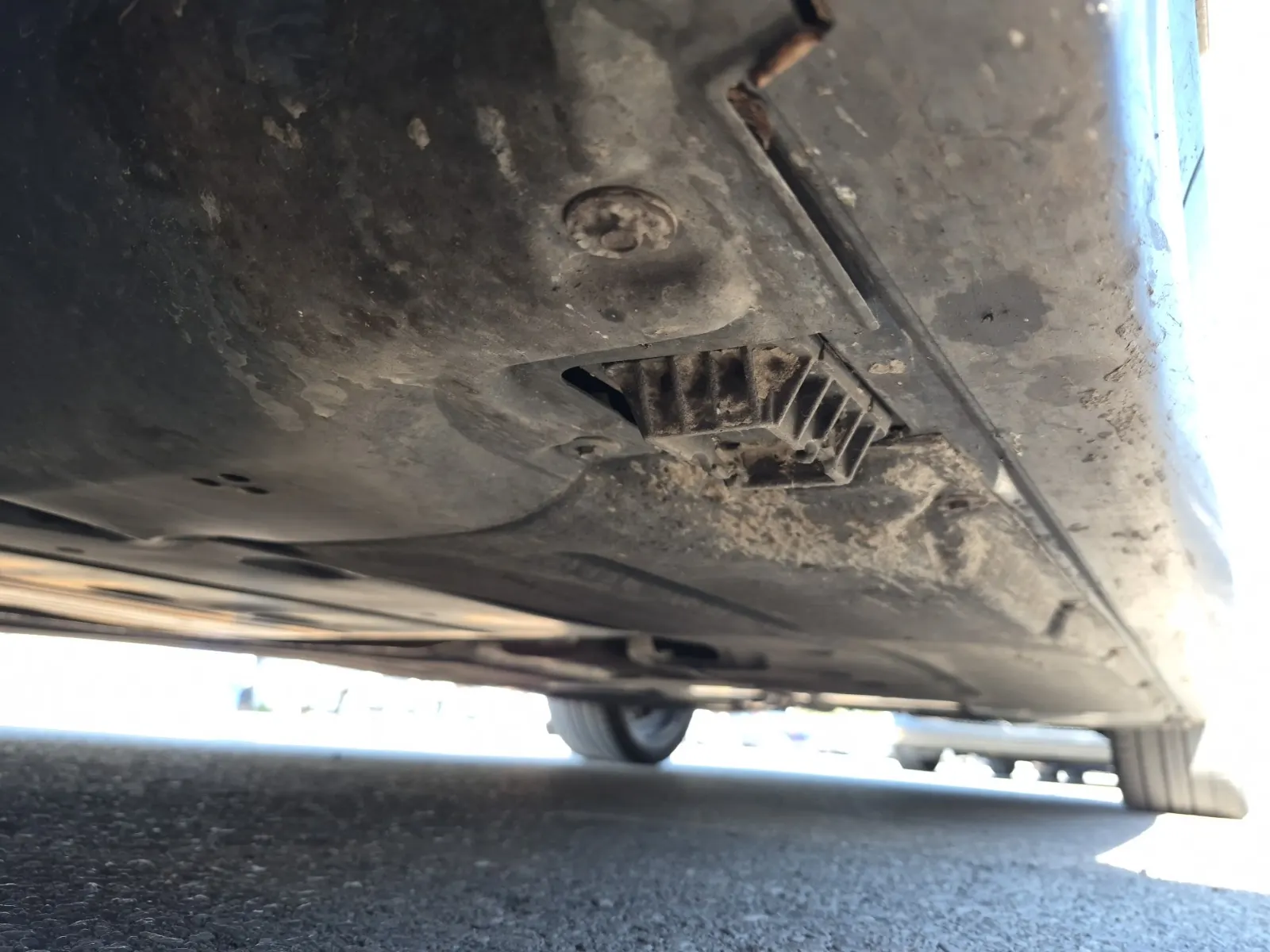Undercarriage - Driver Photo