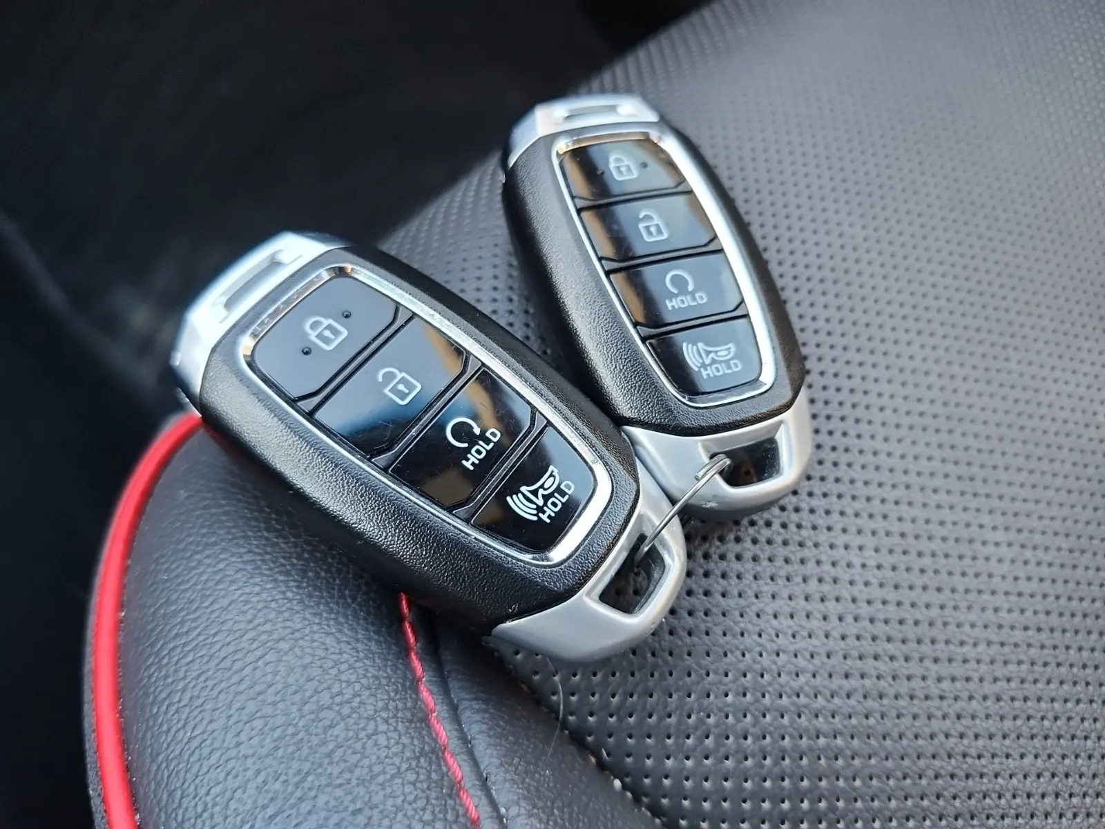 Keys/Fobs/Manual Photo
