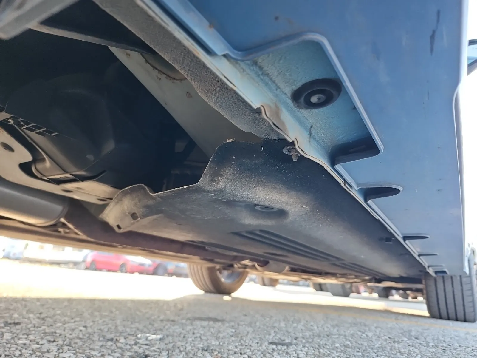 Undercarriage - Passenger Photo