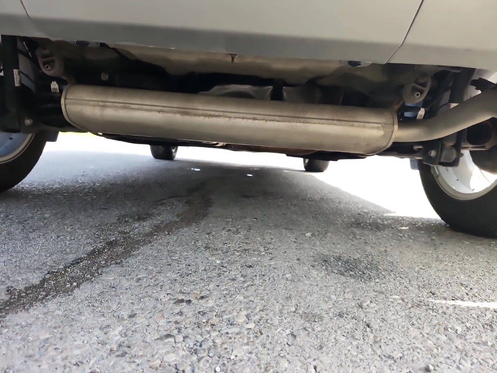 Undercarriage - Rear Photo